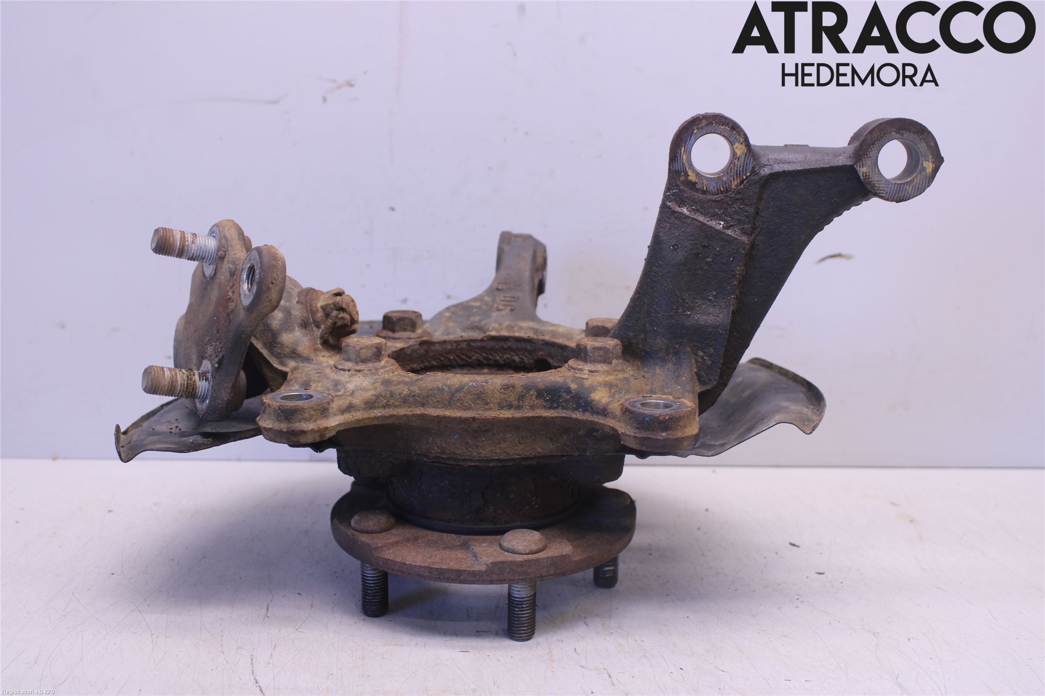 Toyota AVENSIS 09-15 Spindel Vf