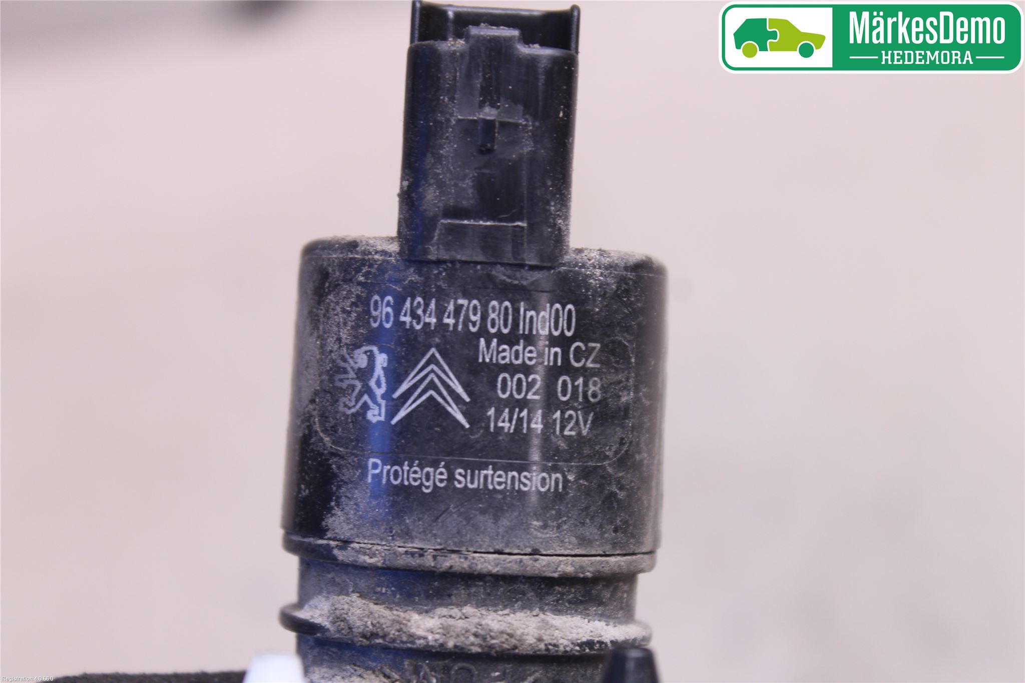 Citroen C4 CACTUS 14-20 Spylerpumpe Frontrute