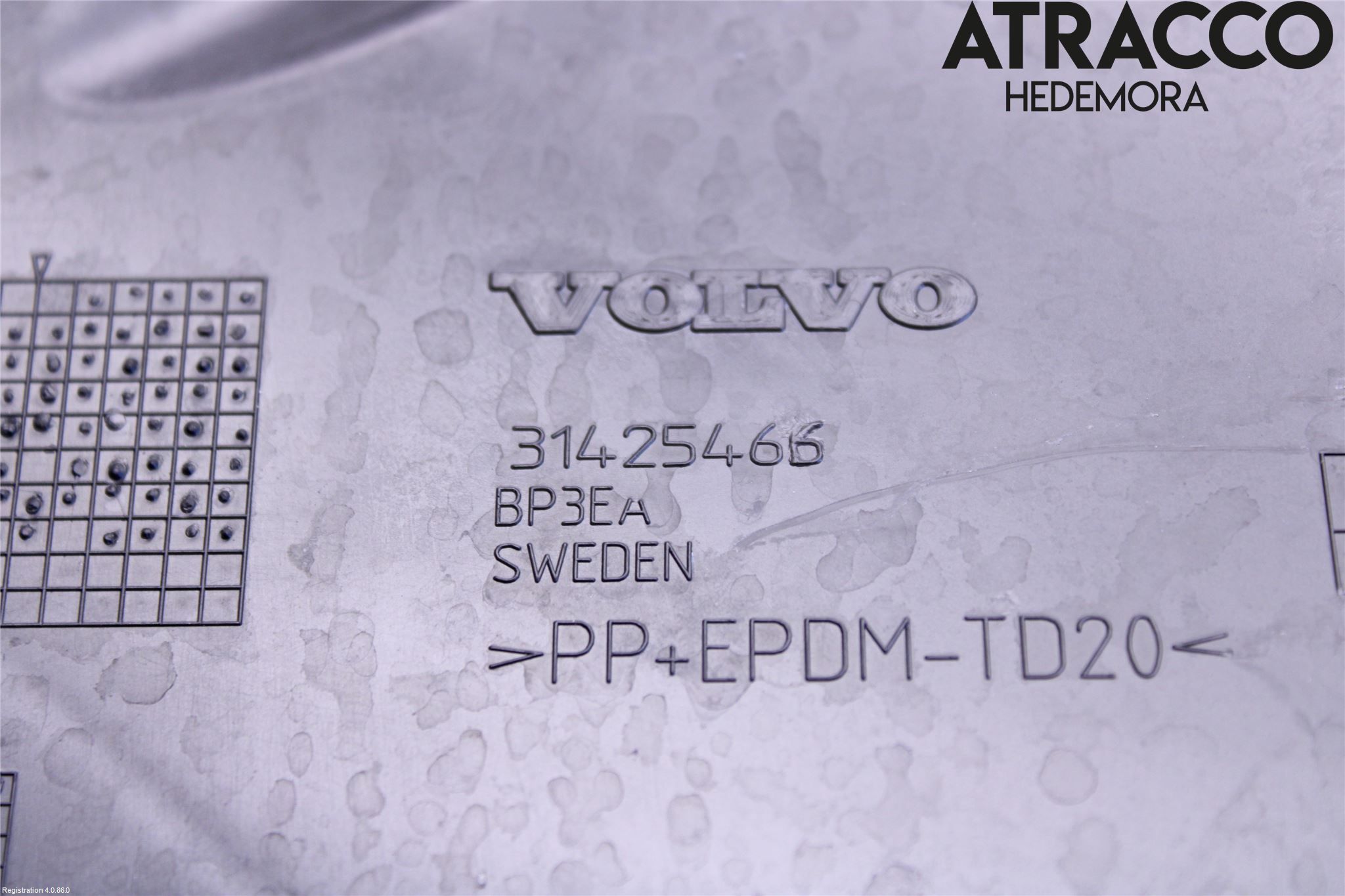 Volvo V60 CROSS COUNTRY 16-18 Støtfangerfeste Bak Høyre
