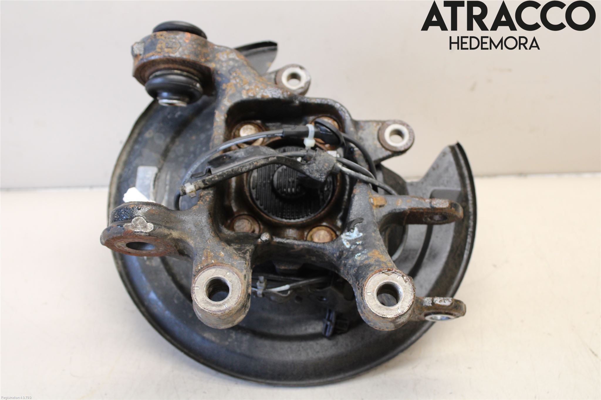Toyota AURIS 13-19 Spindel Vb