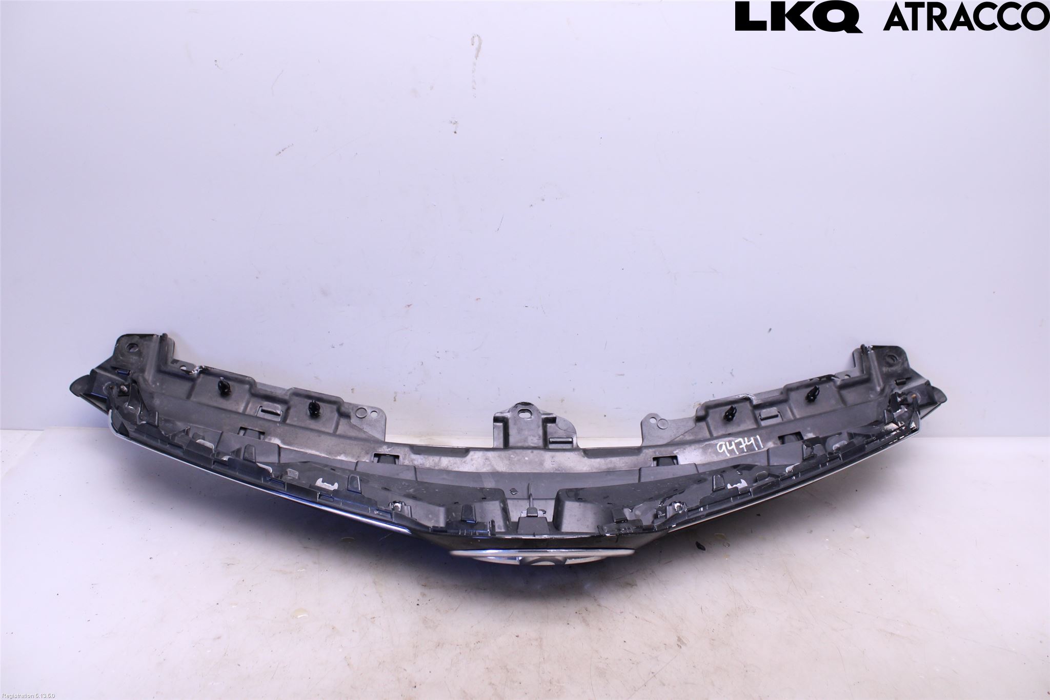 Toyota AVENSIS 16-18 Grill Komplett