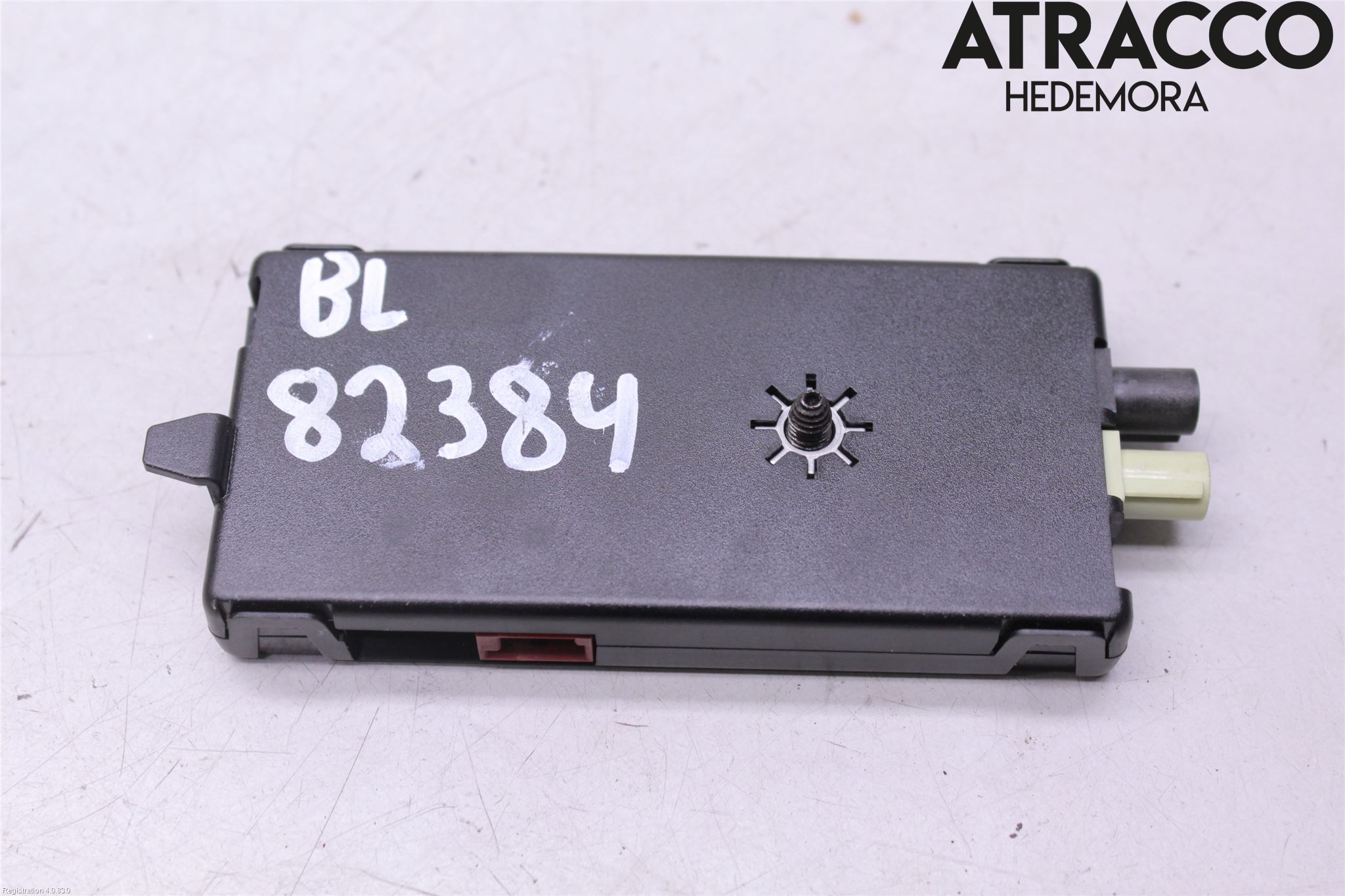 BMW 5 G30/G31/F90 17-23 Stereo Antenneforsterker