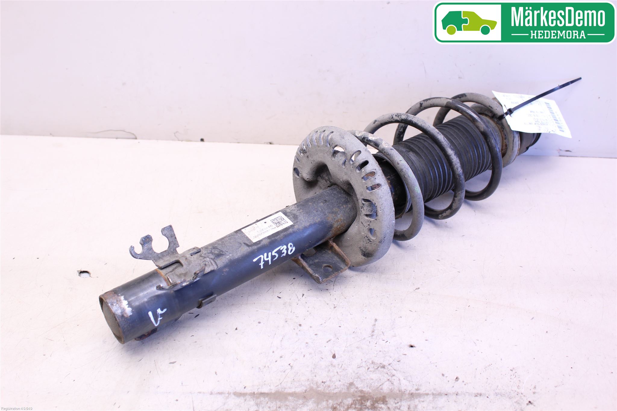 Volkswagen VW POLO 10-17 Fjærbein Foran Venstre