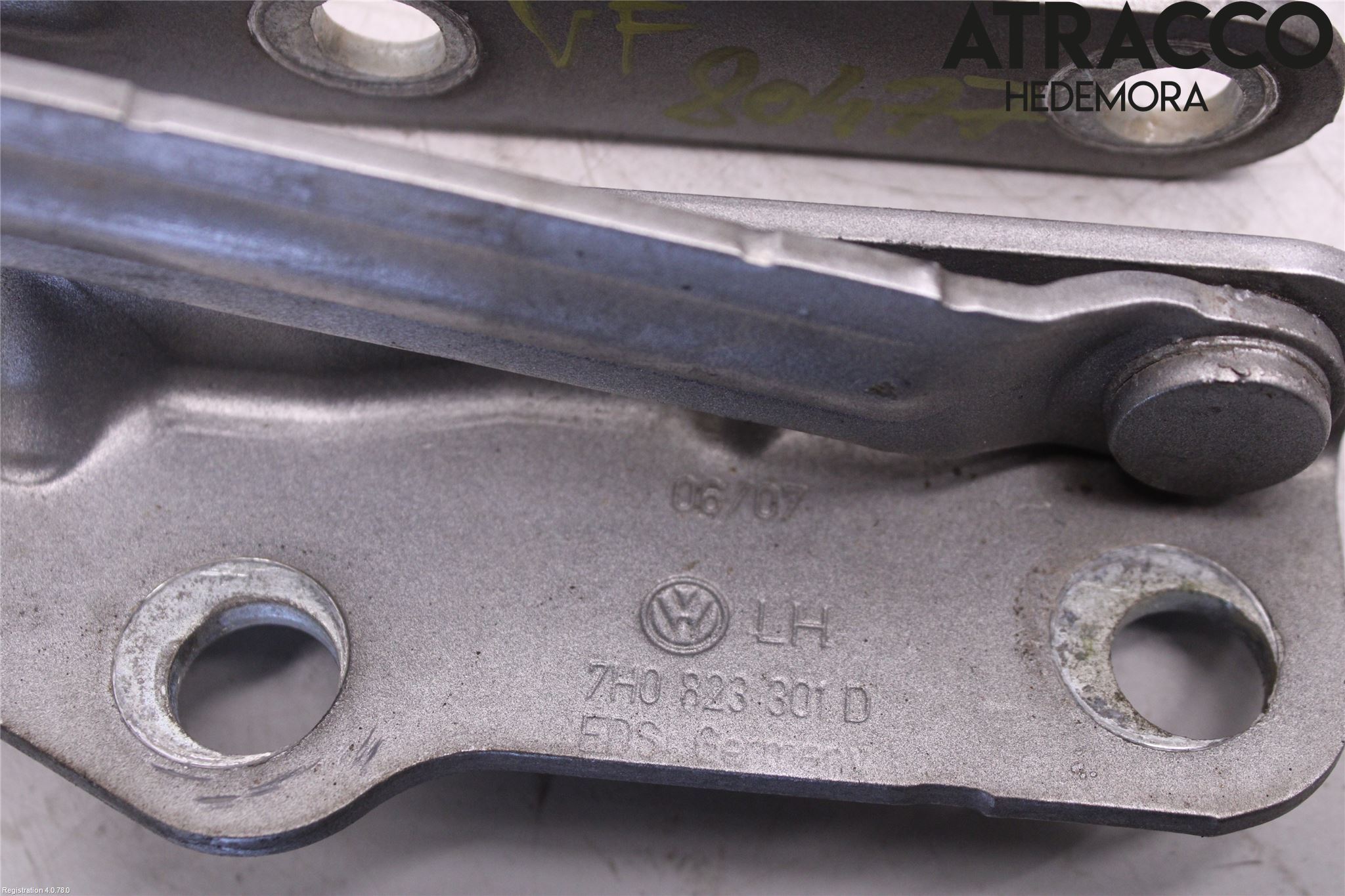 Volkswagen VW TRANSP/CARAVELLE (T5) 04-15 Panser Hengsel - Hengsler