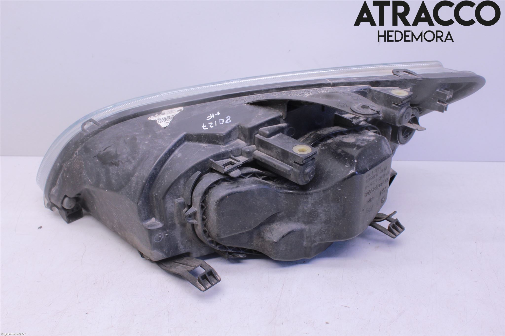 Ford FOCUS     04-07 Frontlykt Høyre