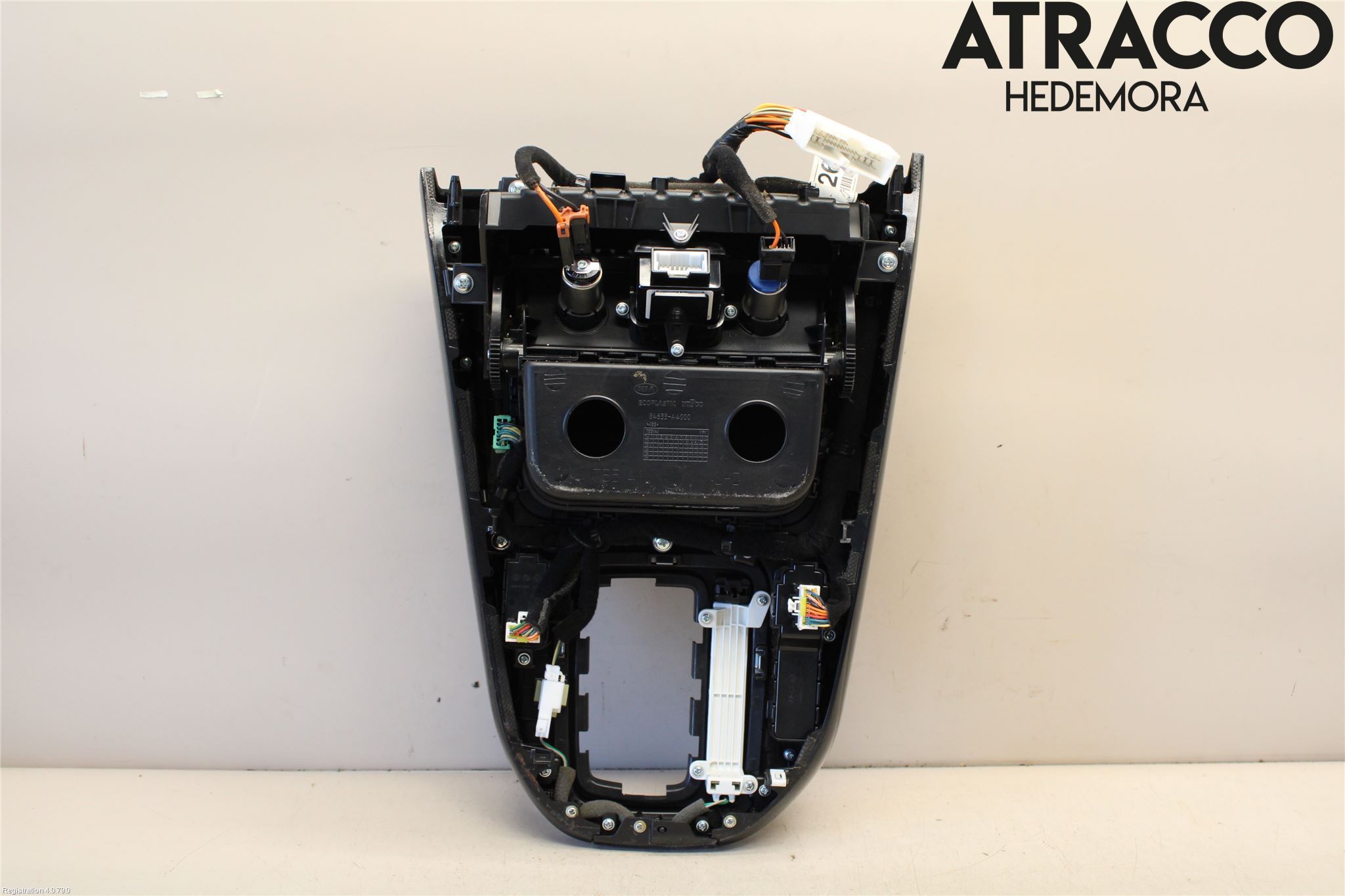 Kia CARENS III 13-19 Instrumentkonsoll Midt