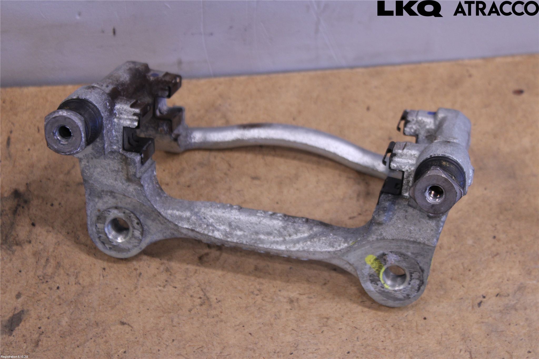 Toyota YARIS CROSS XP21 21- Bremsecaliper Feste Holder