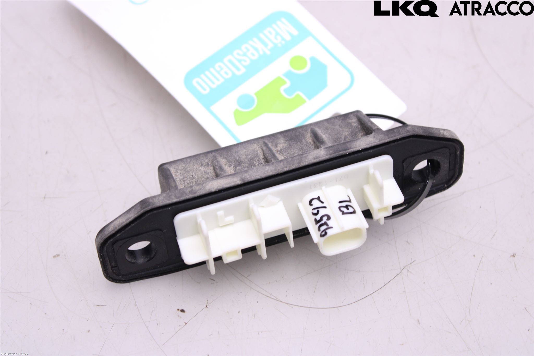 Toyota bZ4X EA10 22- Bakluke Handtak Ytre