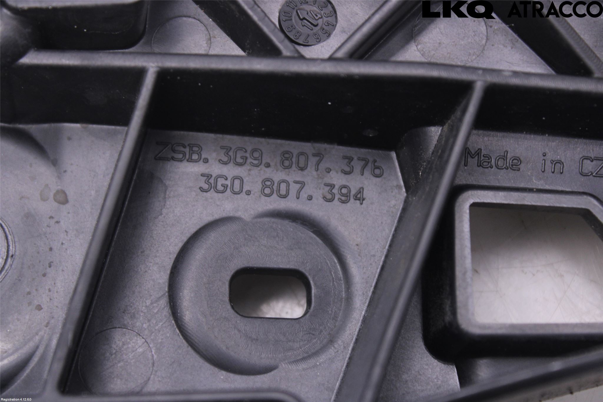 Volkswagen VW PASSAT 15-19 Støtfangerfeste Bak Høyre