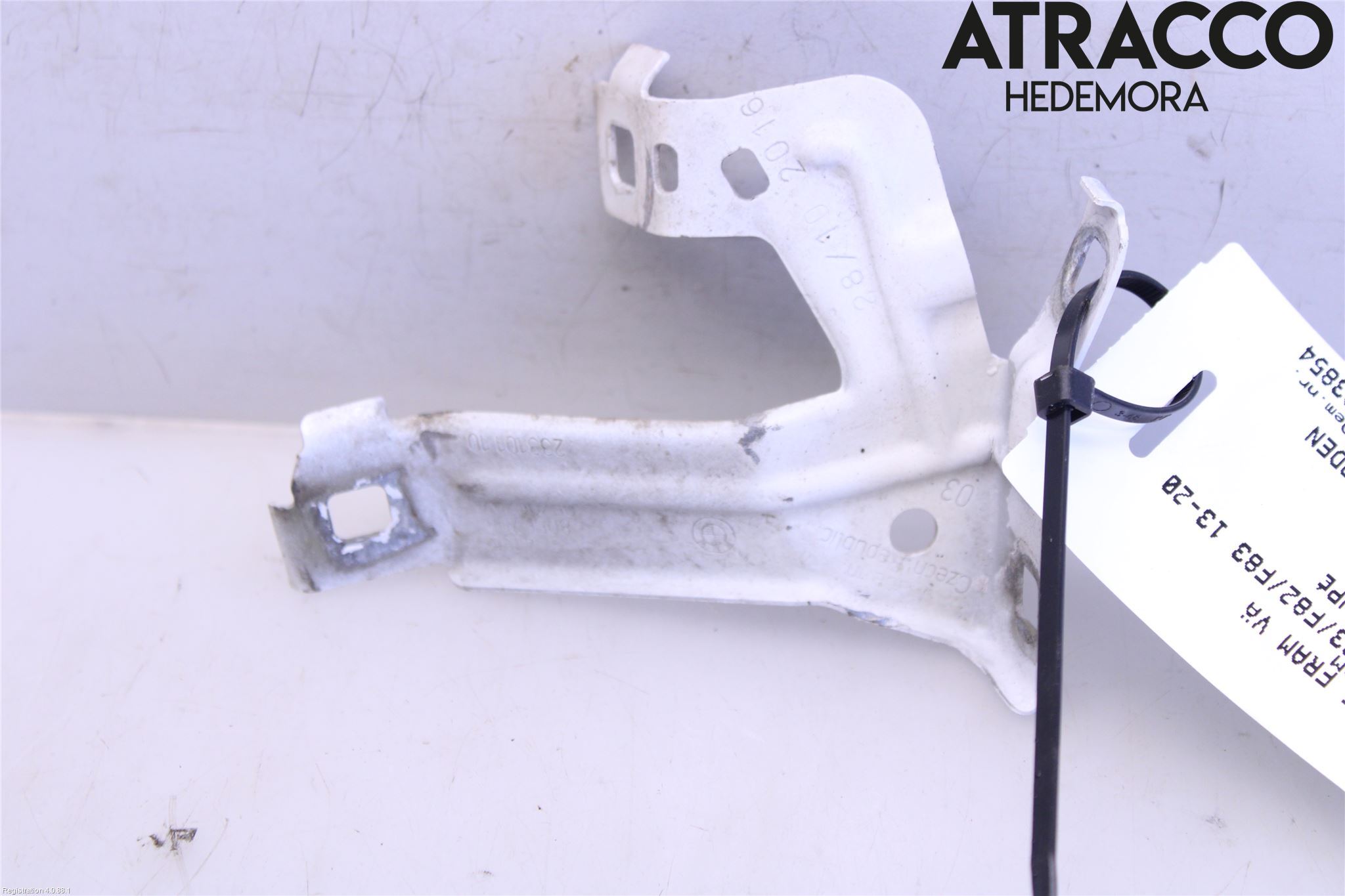 BMW 4 F32/F33/F82/F83 13-20 Frontskjermfeste Venstre