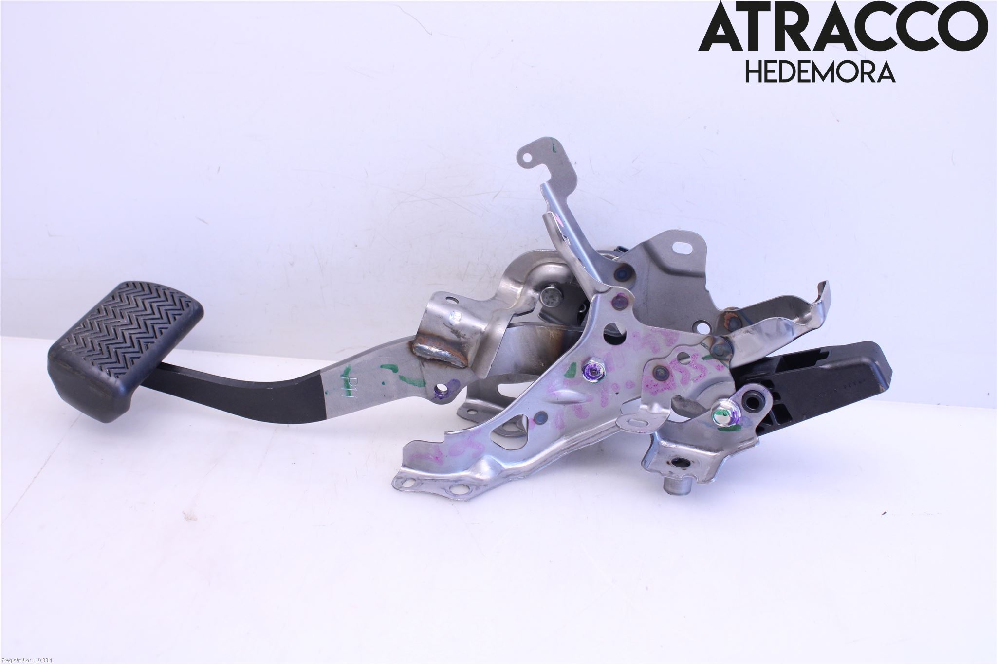 Toyota YARIS CROSS XP21 21- Bremsepedal