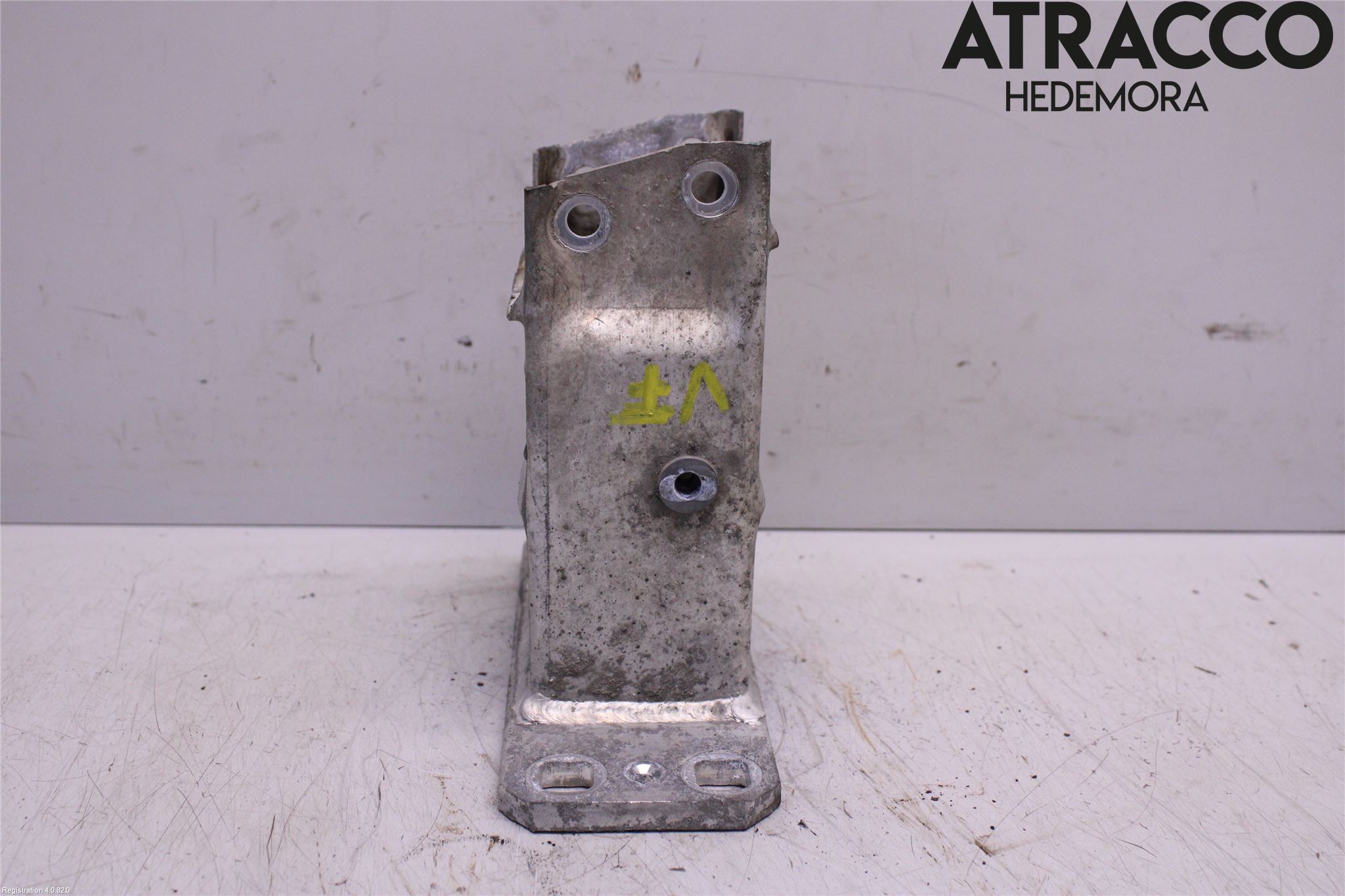 BMW 5 E60/61 Sed/Tou 02-10 Støtfanger Foran Feste