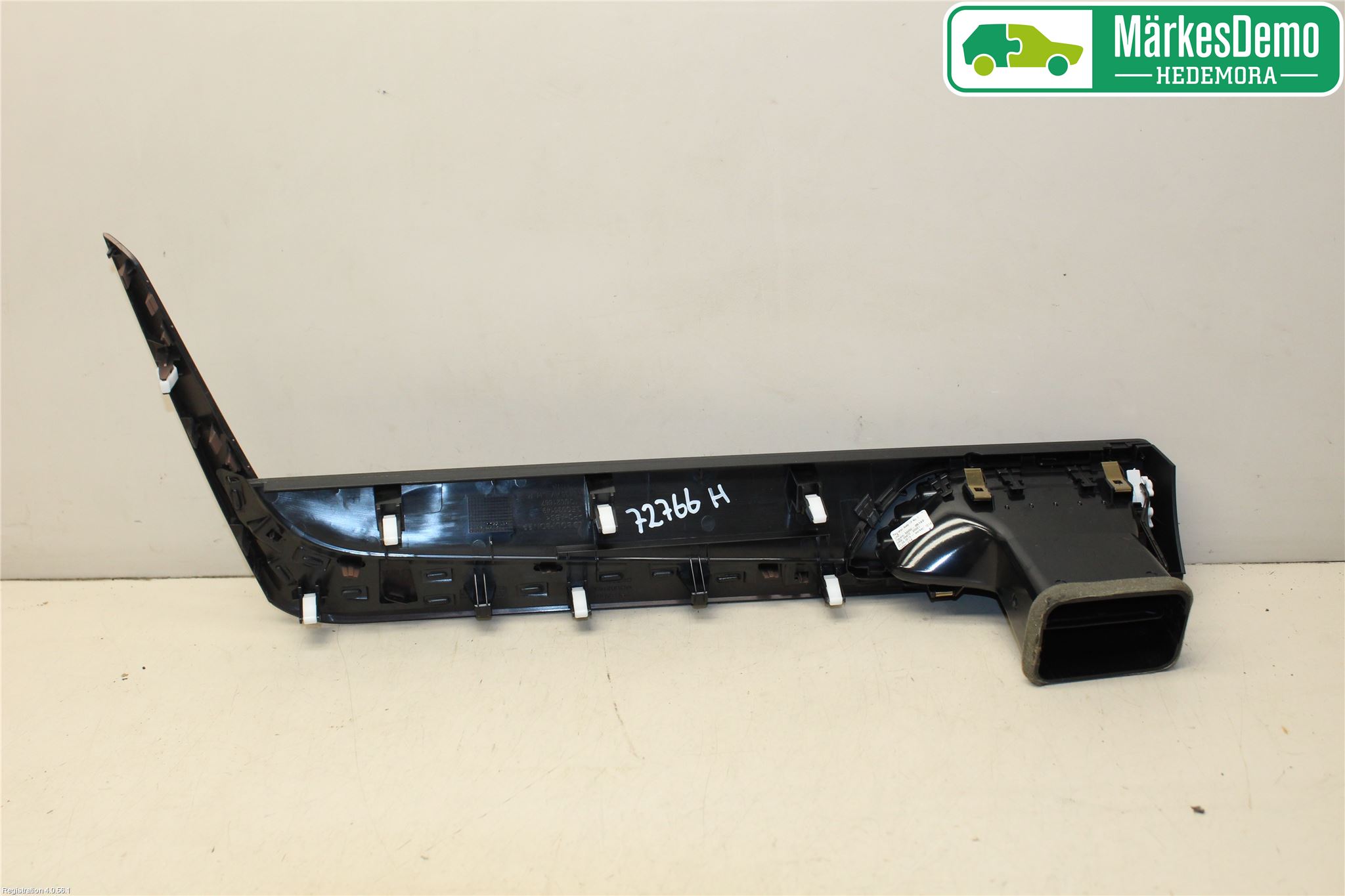 Toyota AVENSIS 16-18 Dashbord Kanal - Dyse