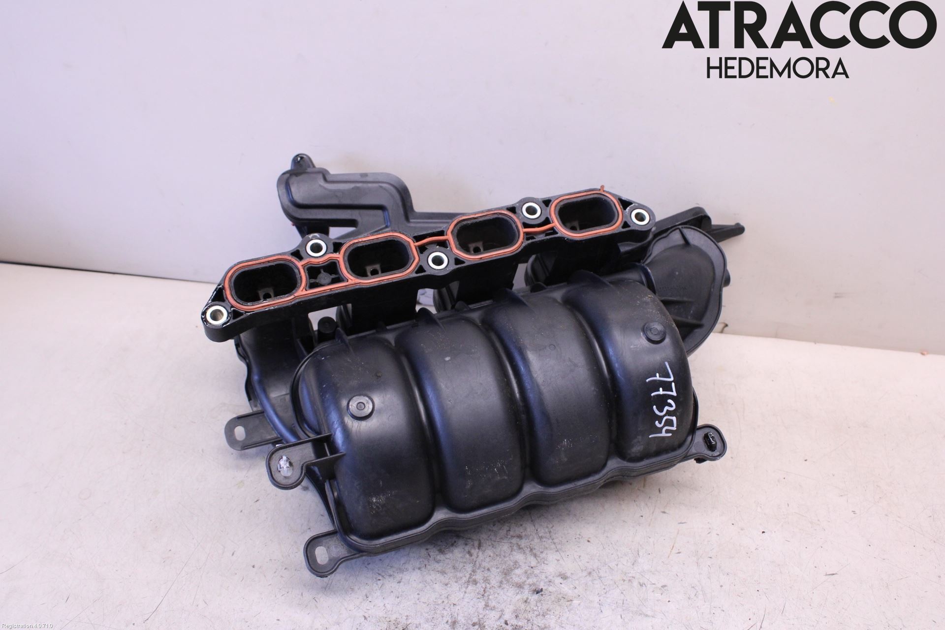 Toyota YARIS XP130 15-20 Innsugningsmanifold