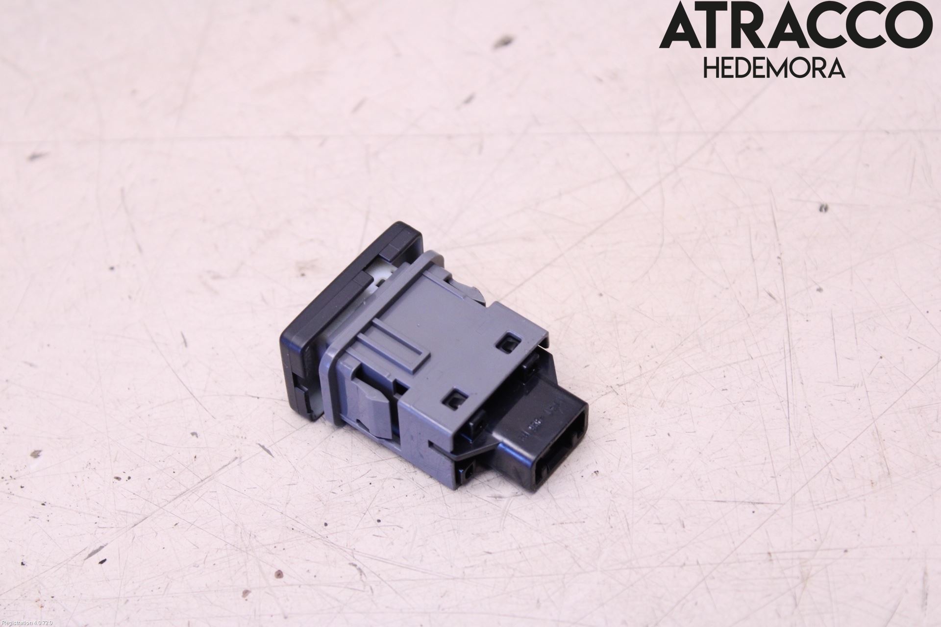 Toyota C-HR 16-23 Bryter Drivstoff Tankluke