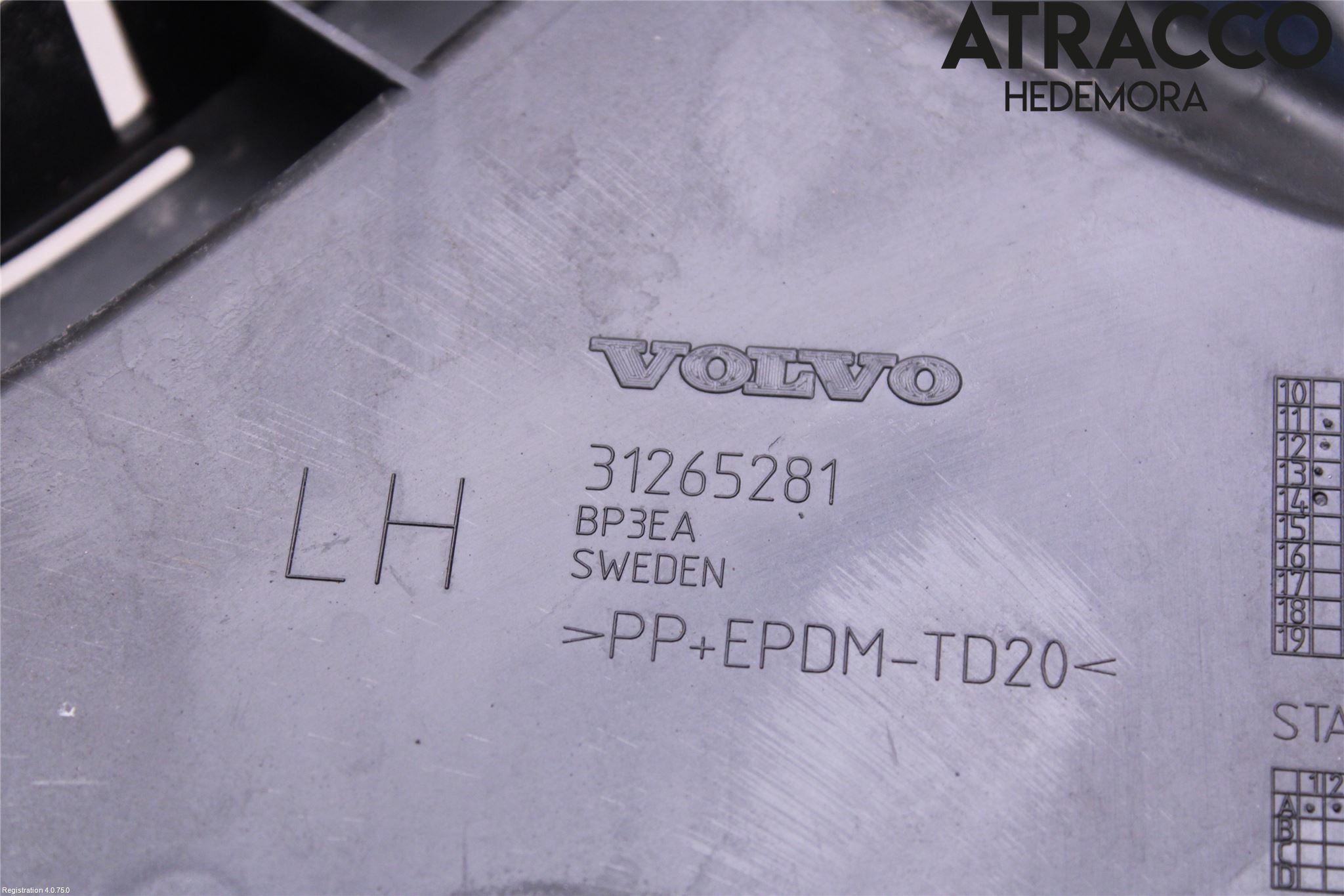 Volvo V60 14-18 Støtfangerfeste Bak Venstre