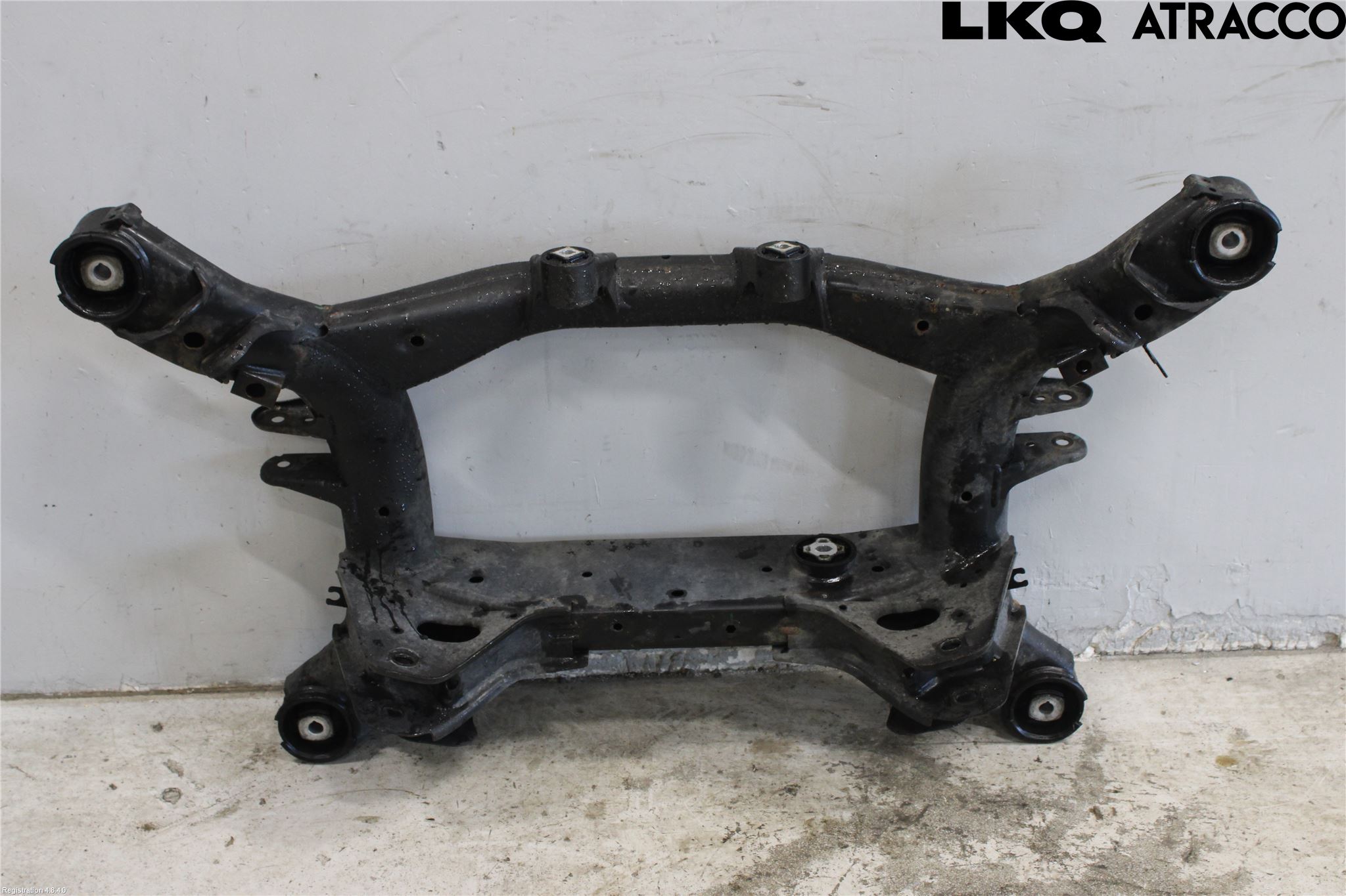 BMW X4 F26 14-18 Bakaksel Feste Travers-Ramme