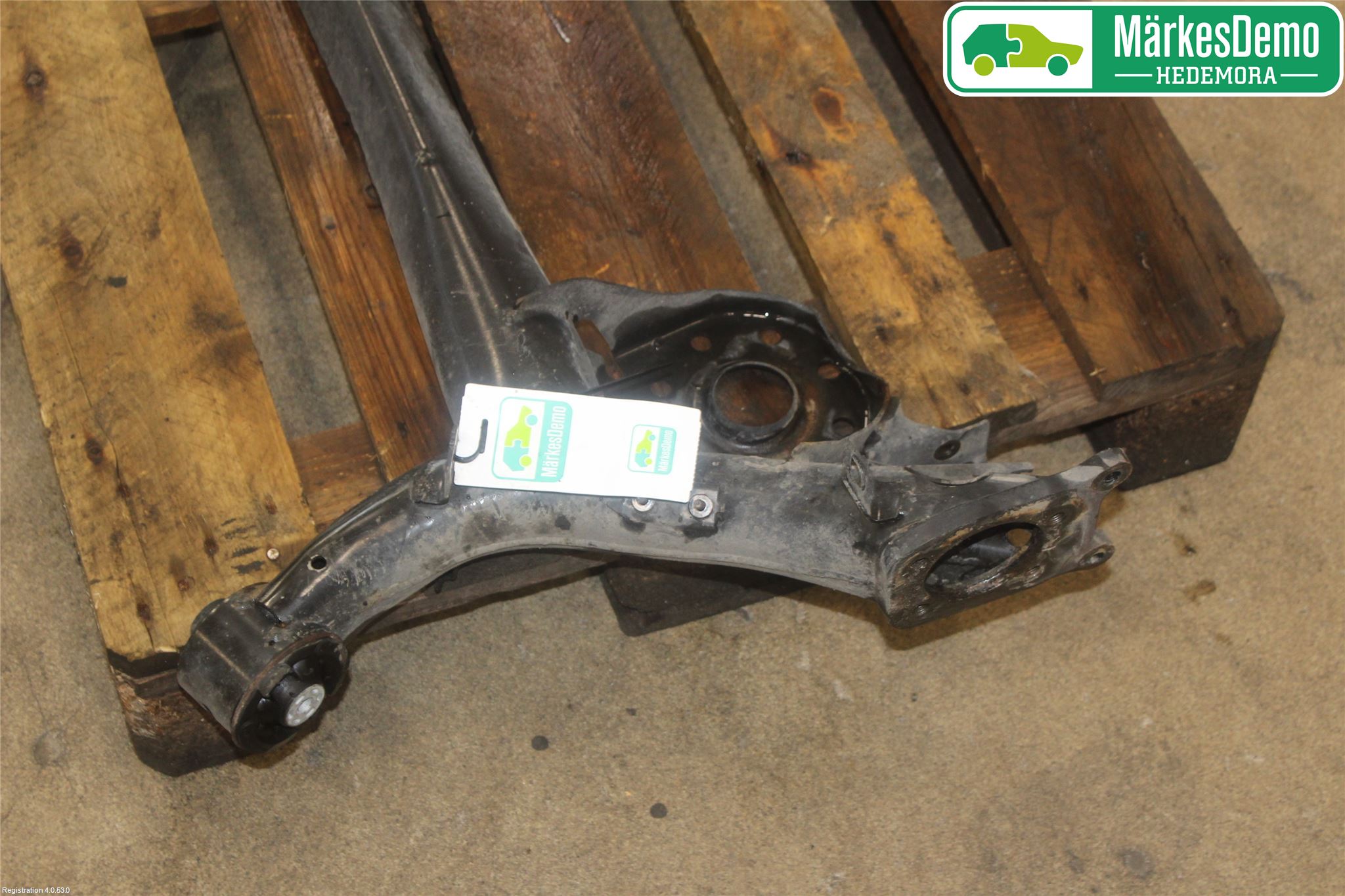 Toyota YARIS XP130 15-20 Bakaksel Feste Travers-Ramme