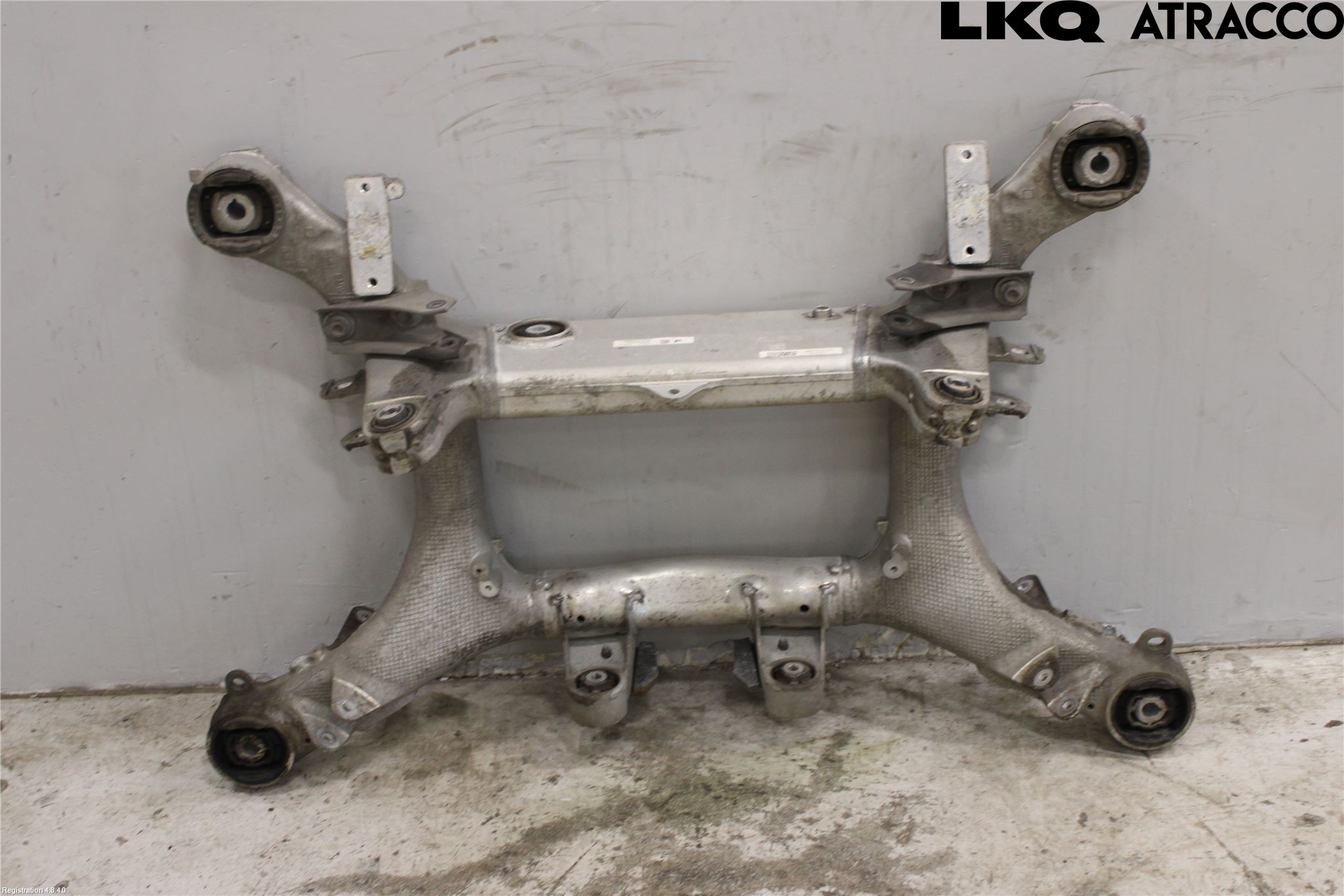 BMW 5 G30/G31/F90 17-23 Bakaksel Feste Travers-Ramme