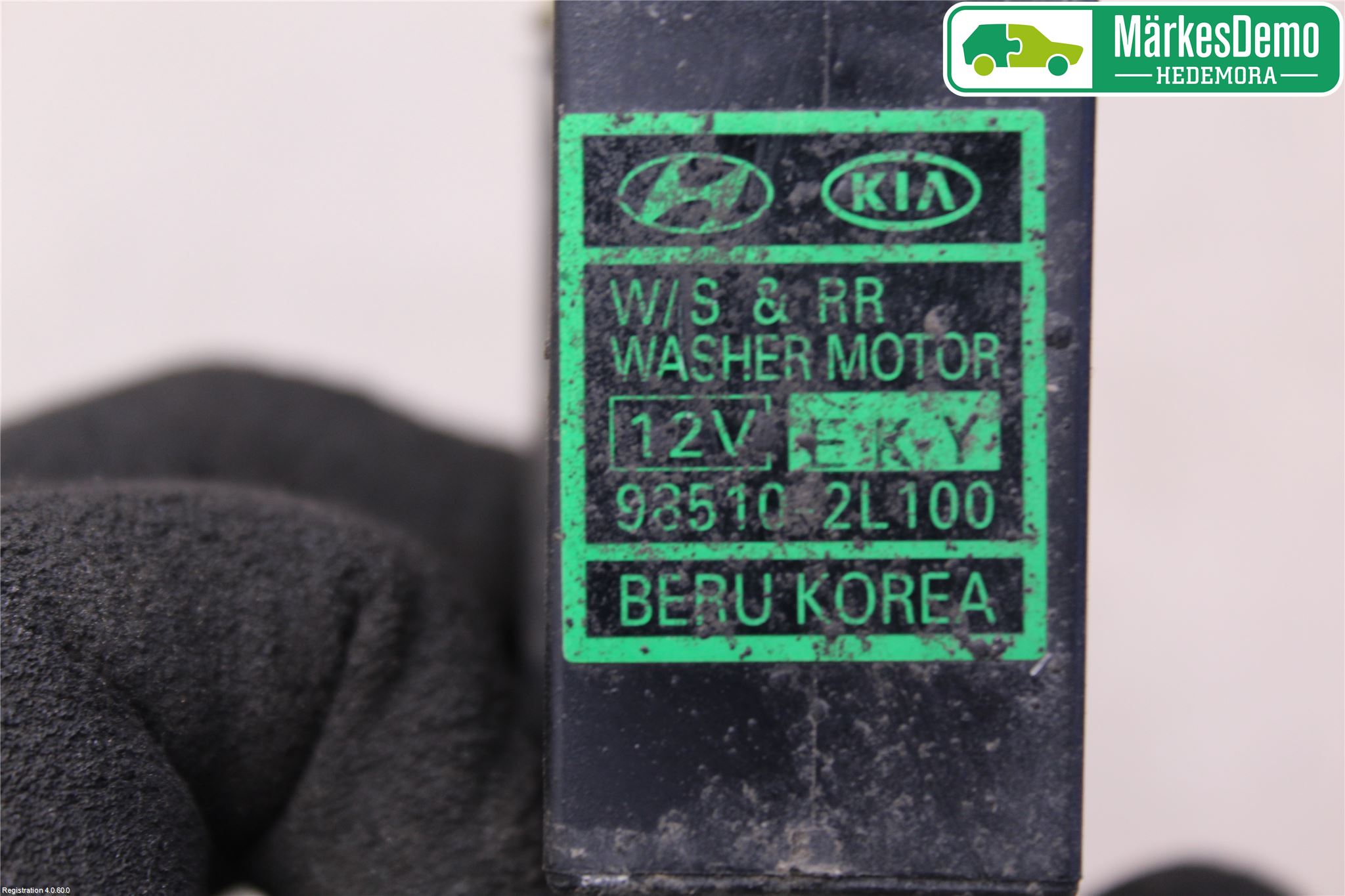 Kia VENGA 10-19 Spylerpumpe Frontrute