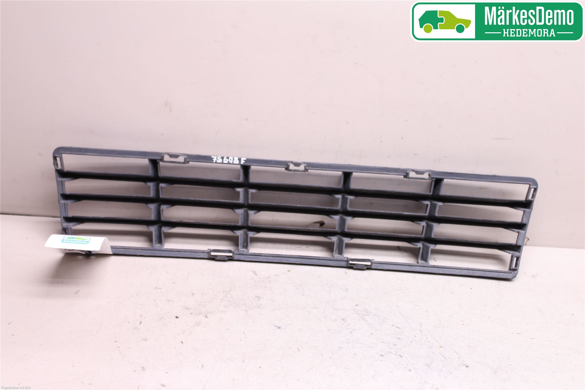 Volvo V50 04-07 Grilldel Midt