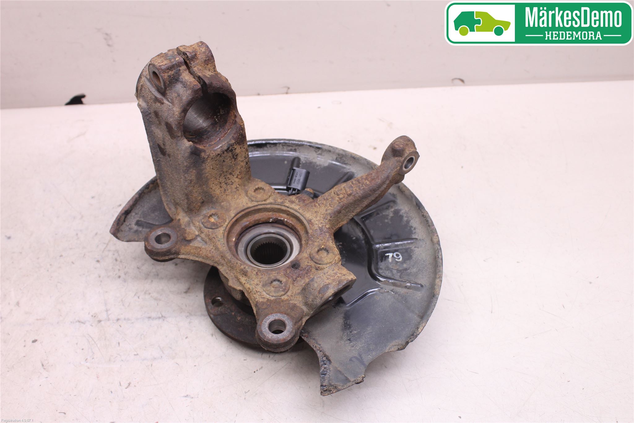 Volkswagen VW CADDY      04-10 Spindel Hf