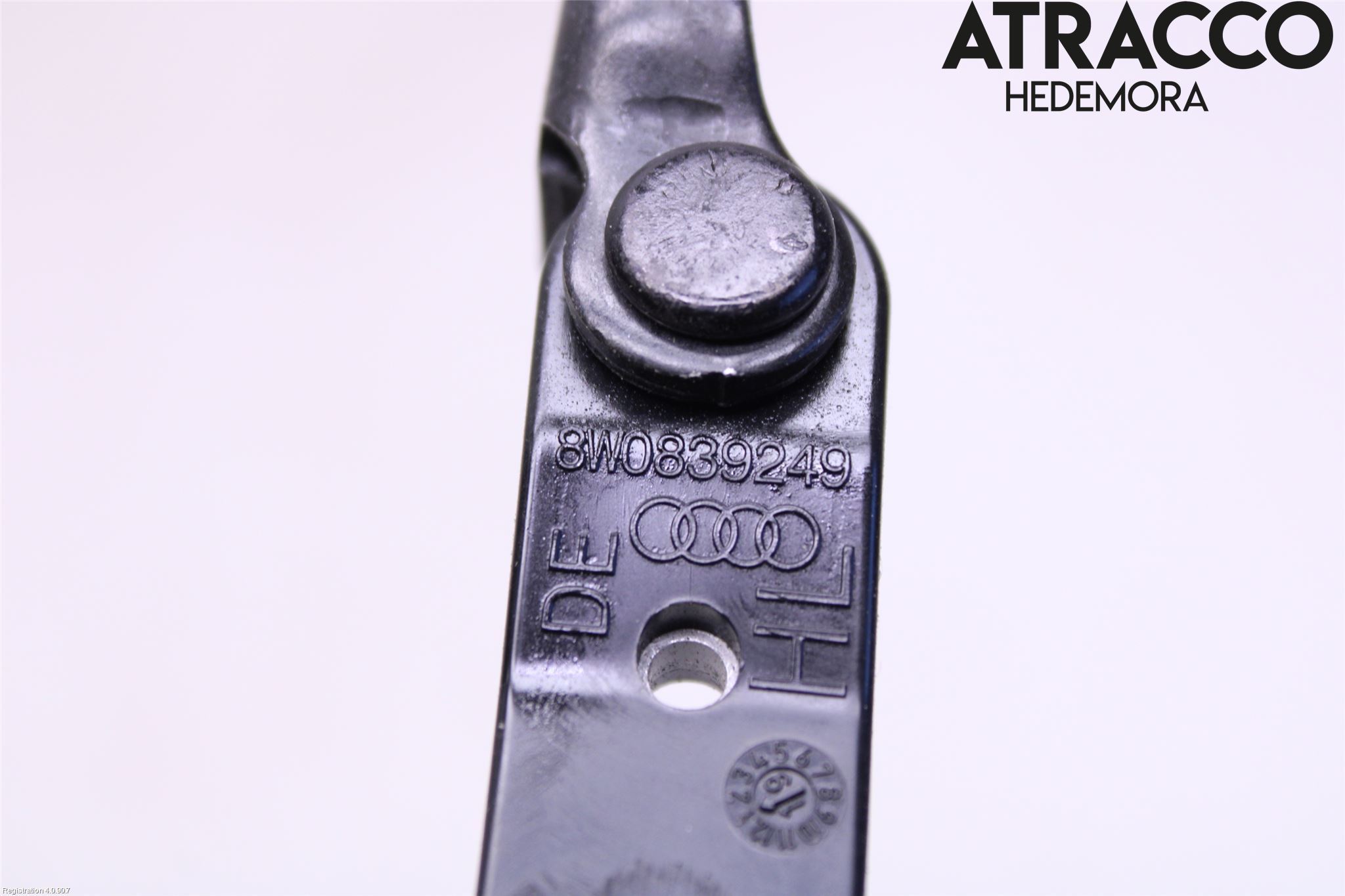 Audi A4/S4 B9 20- Dørstopper