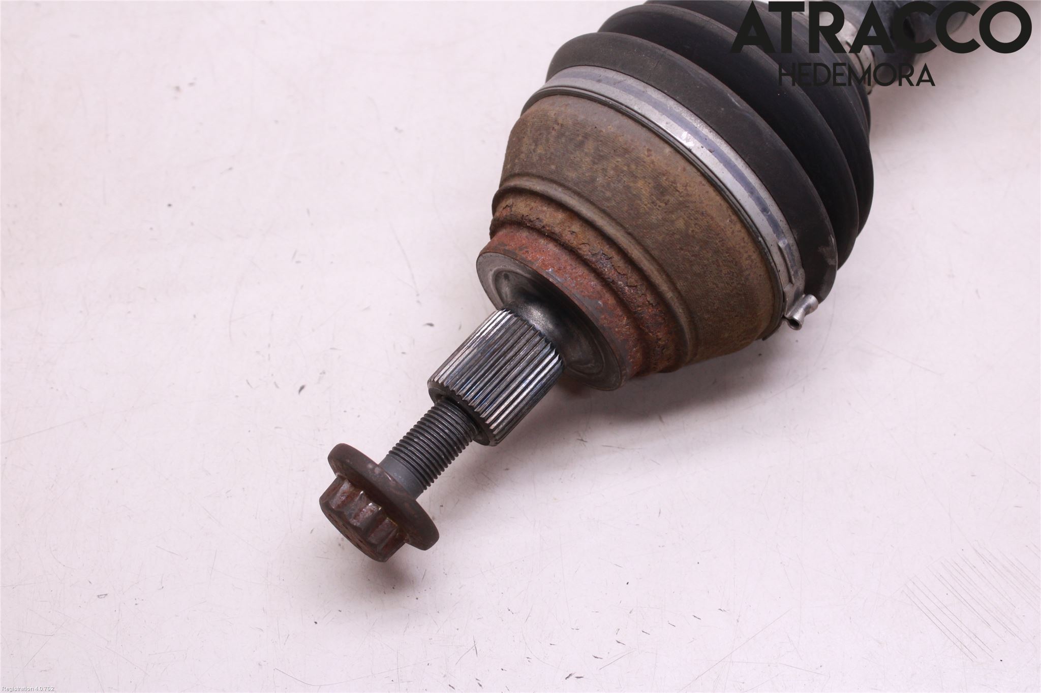 Volkswagen VW PASSAT 15-19 Drivaksel Foran Kompl Høyre