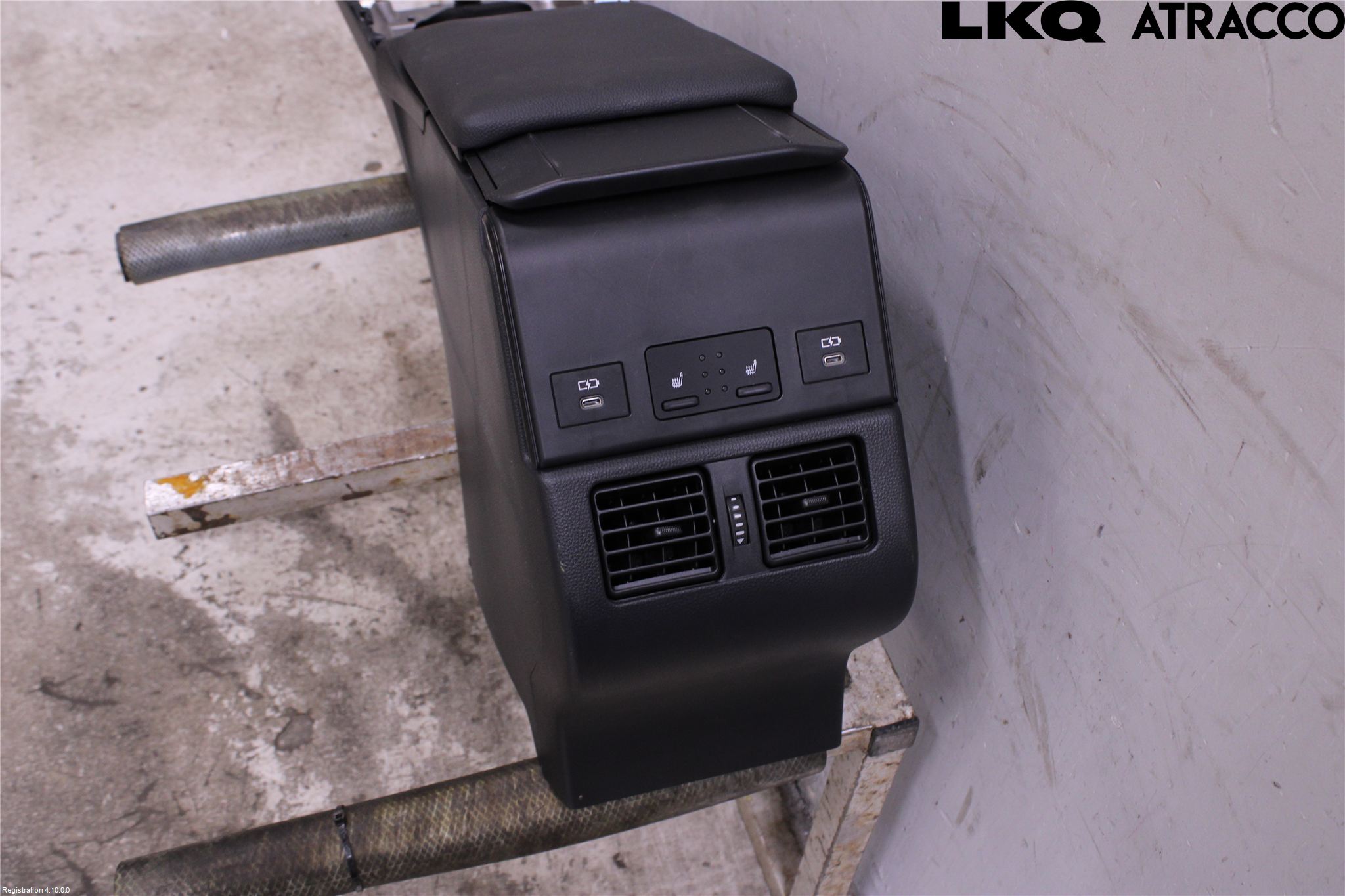 Toyota bZ4X EA10 22- Instrumentkonsoll Midt