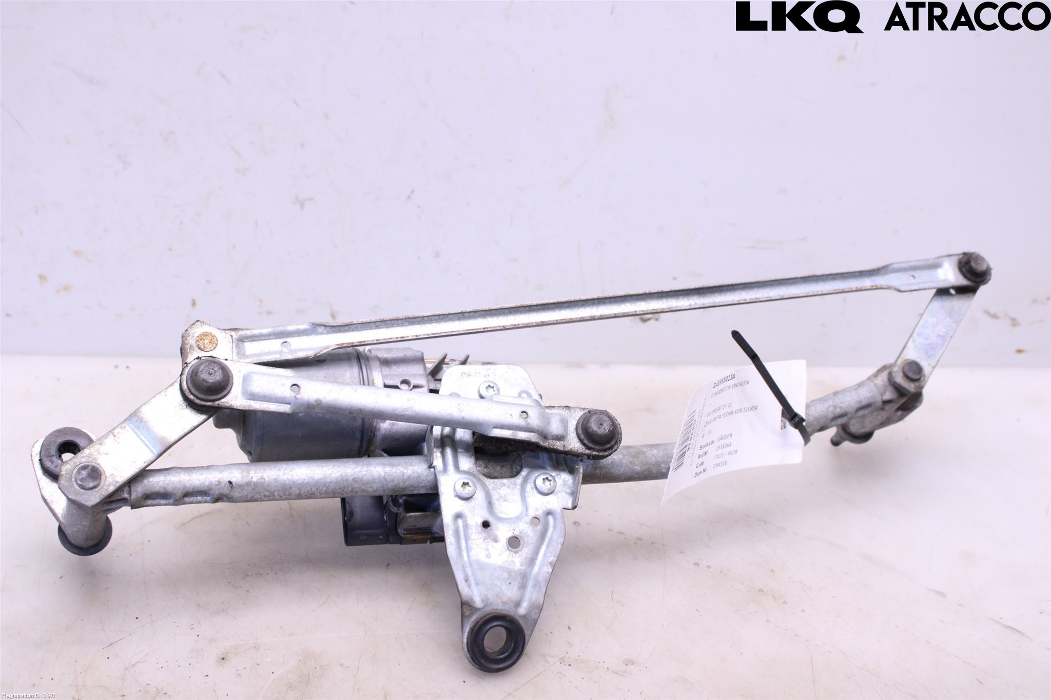 Volkswagen VW PASSAT 05-11 Viskermotor Frontrute