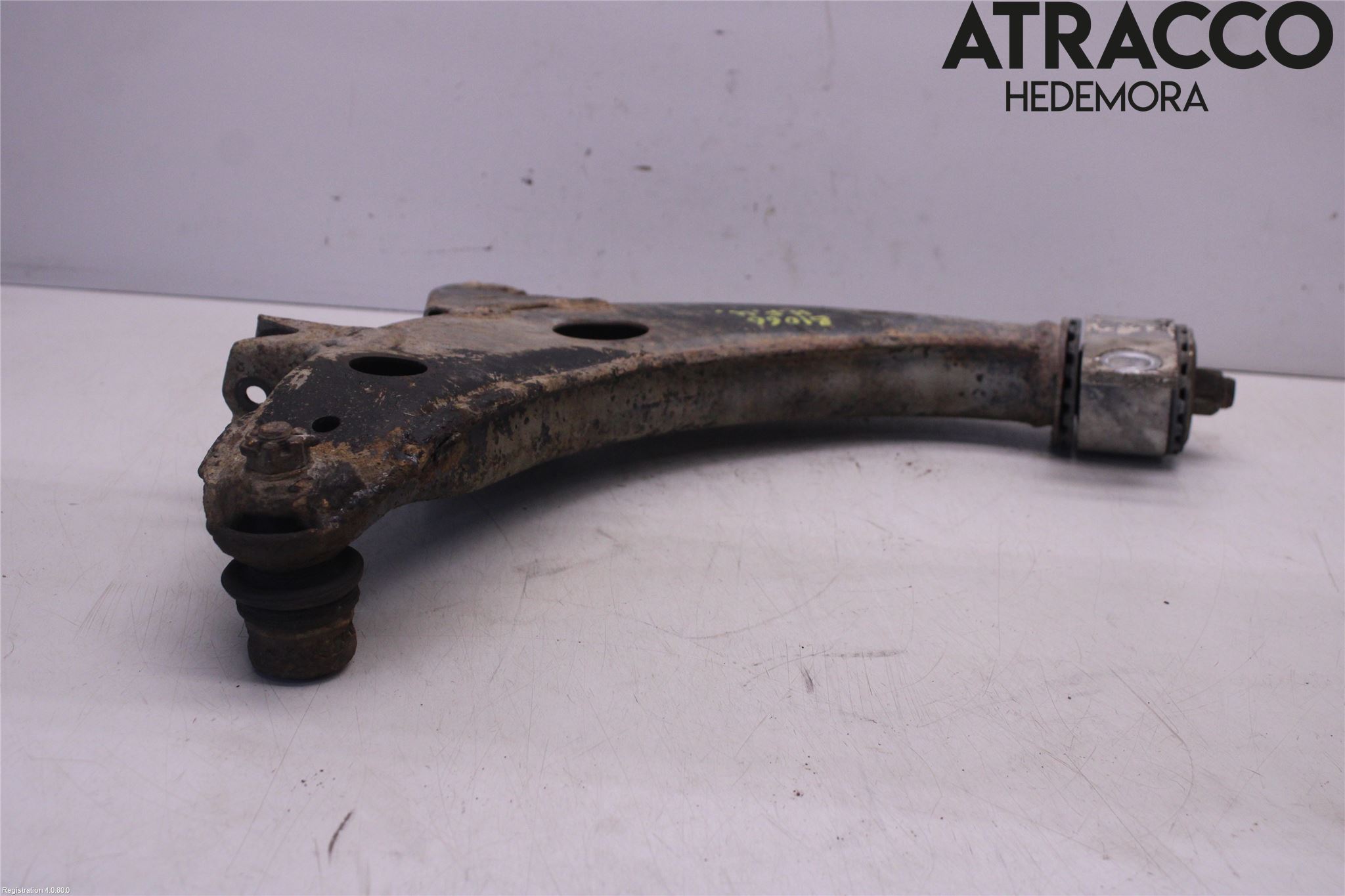 Subaru LEGACY    99-03 Bærearm Foran Høyre Nedre