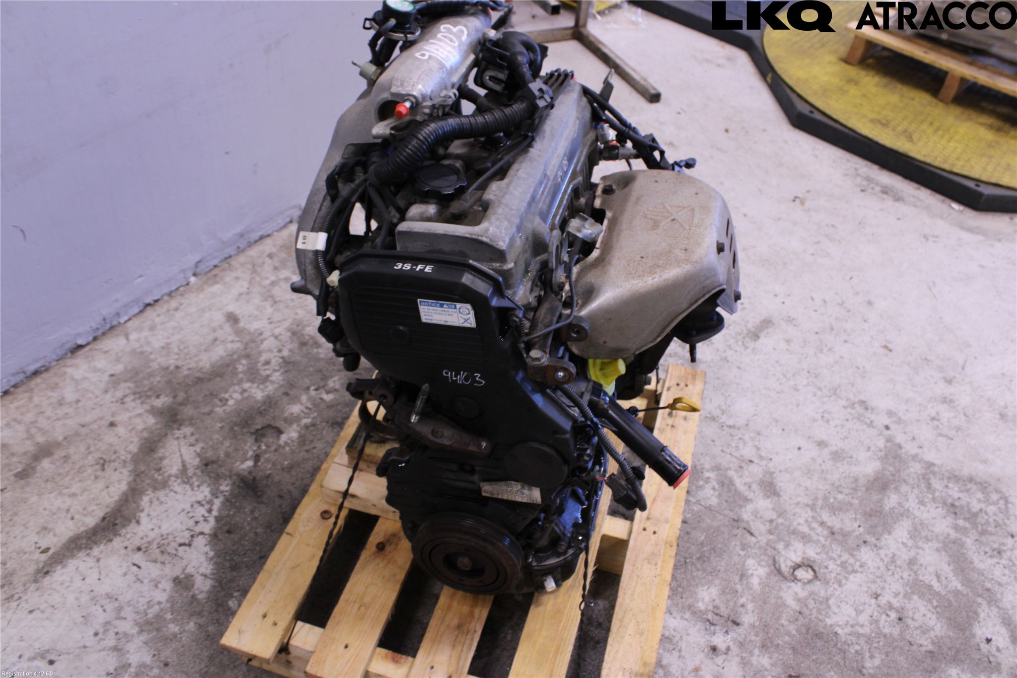Toyota AVENSIS 98-02 Motor Bensin