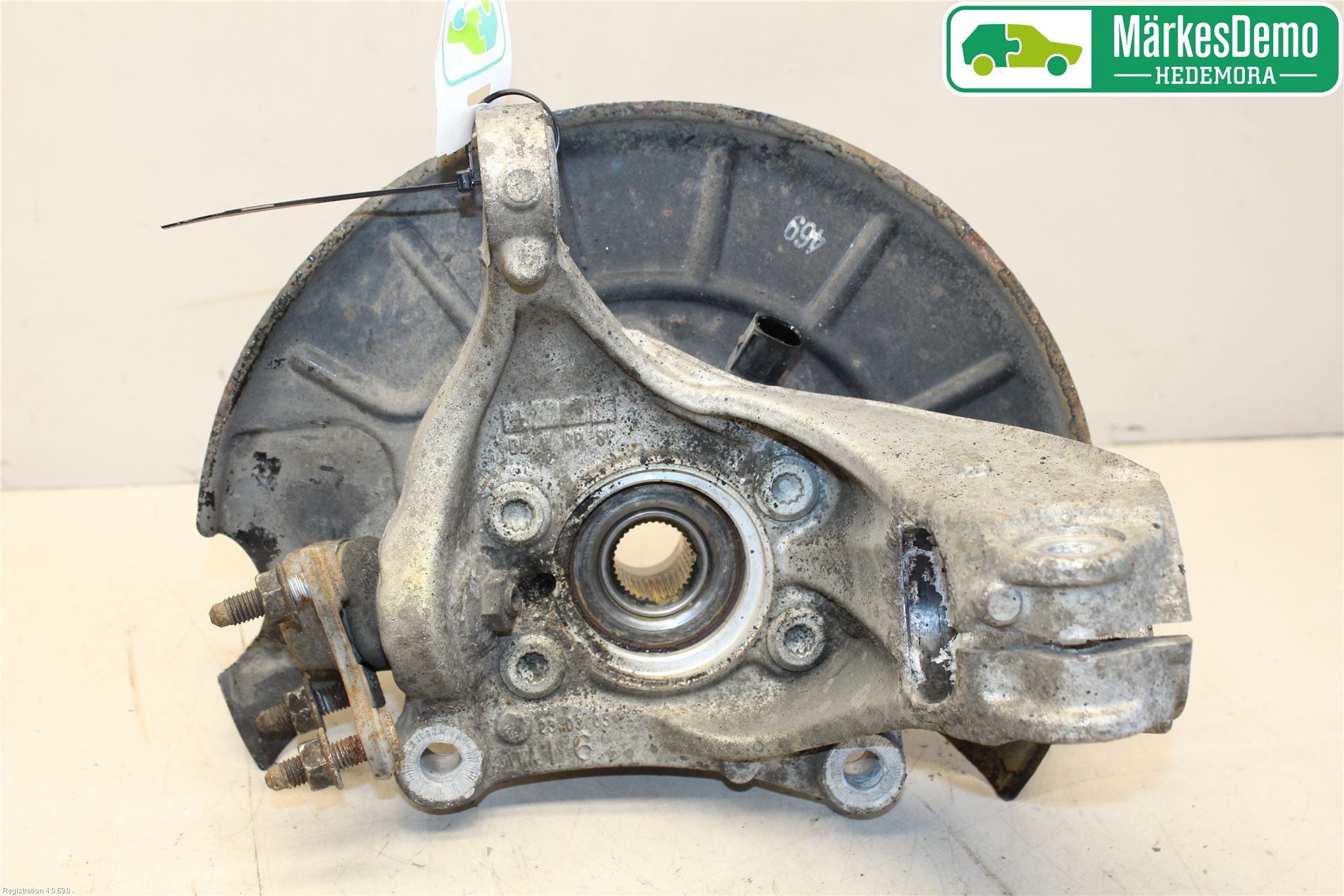 Volkswagen VW PASSAT 11-14 Spindel Vf