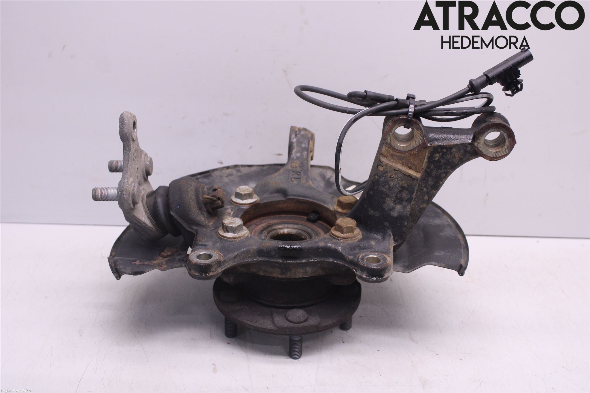 Toyota AURIS 13-19 Spindel Vf