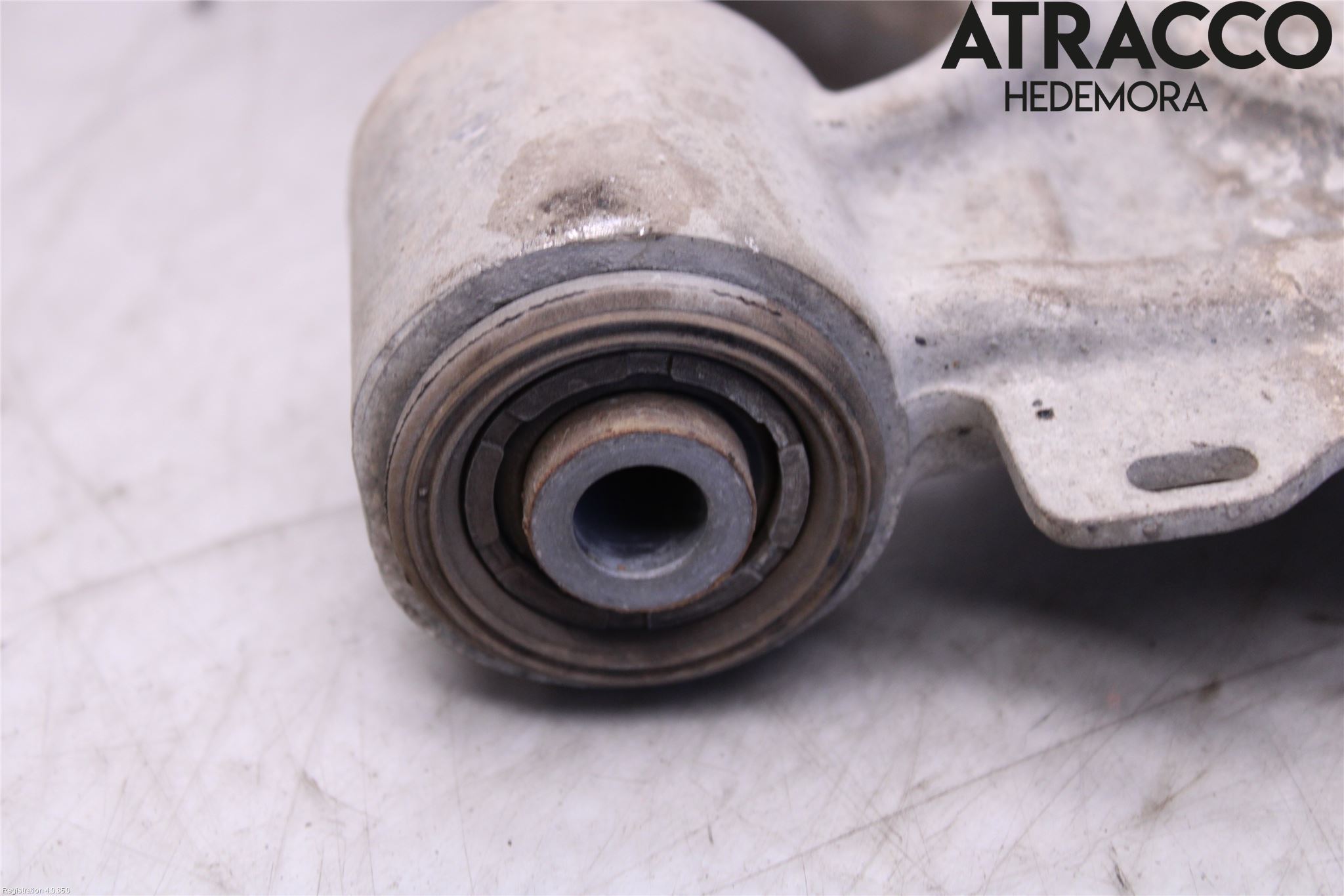 Opel ASTRA J 10-15 Bærearm Foran Høyre Nedre