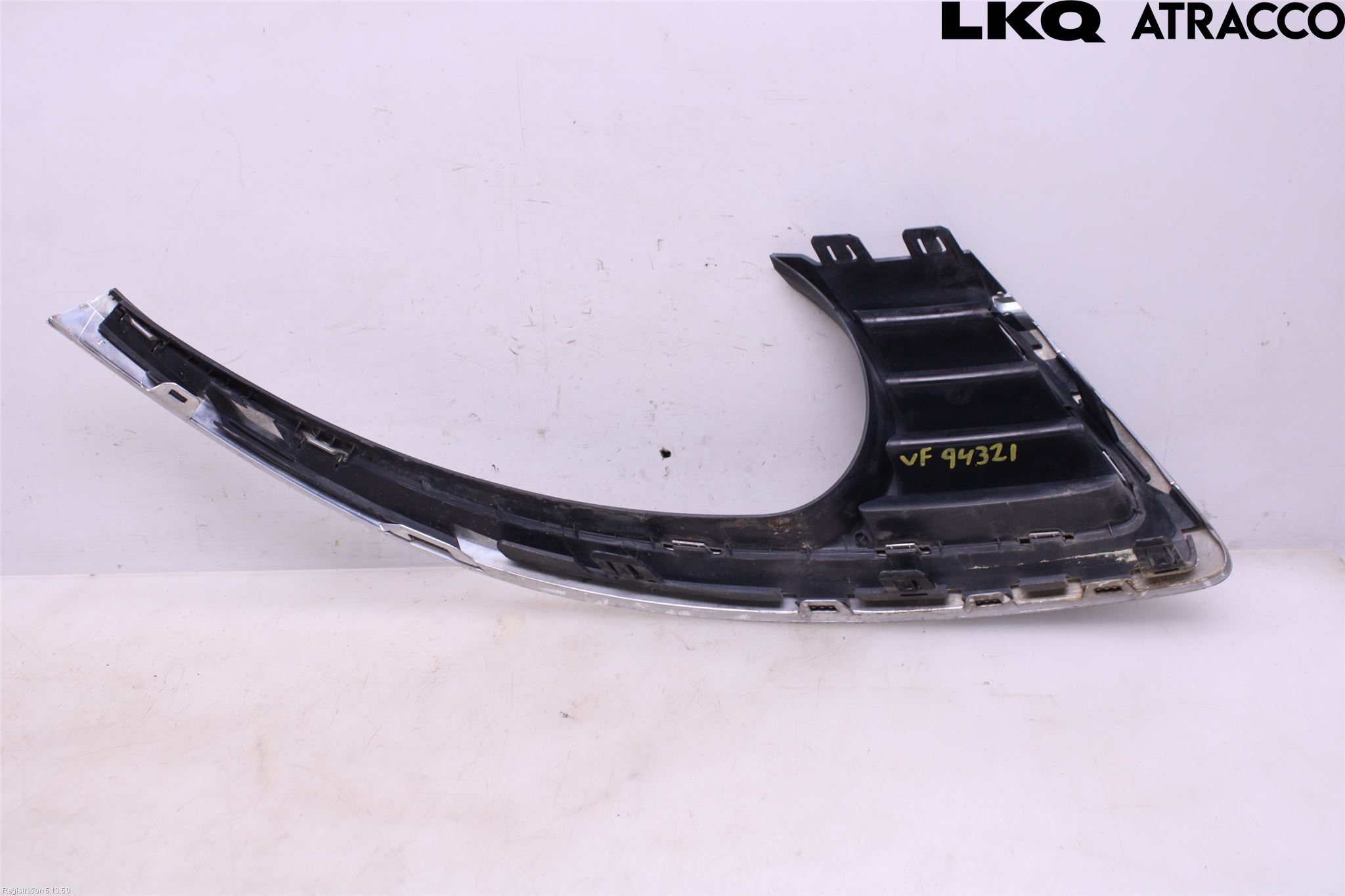 Saab 9-5     06-10 Frontlykt Ramme V Lyktering
