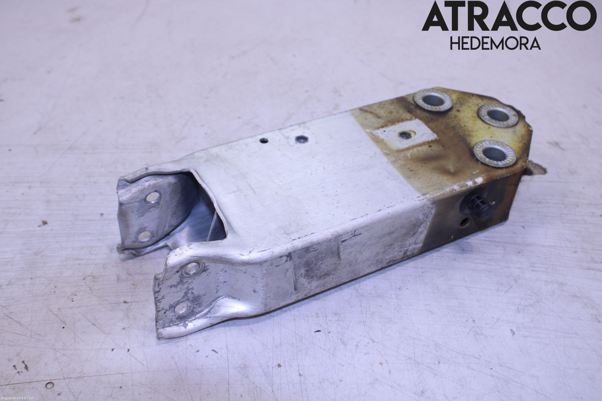 BMW 5 F10/F11/F18 09-17 Støtfanger Foran Feste