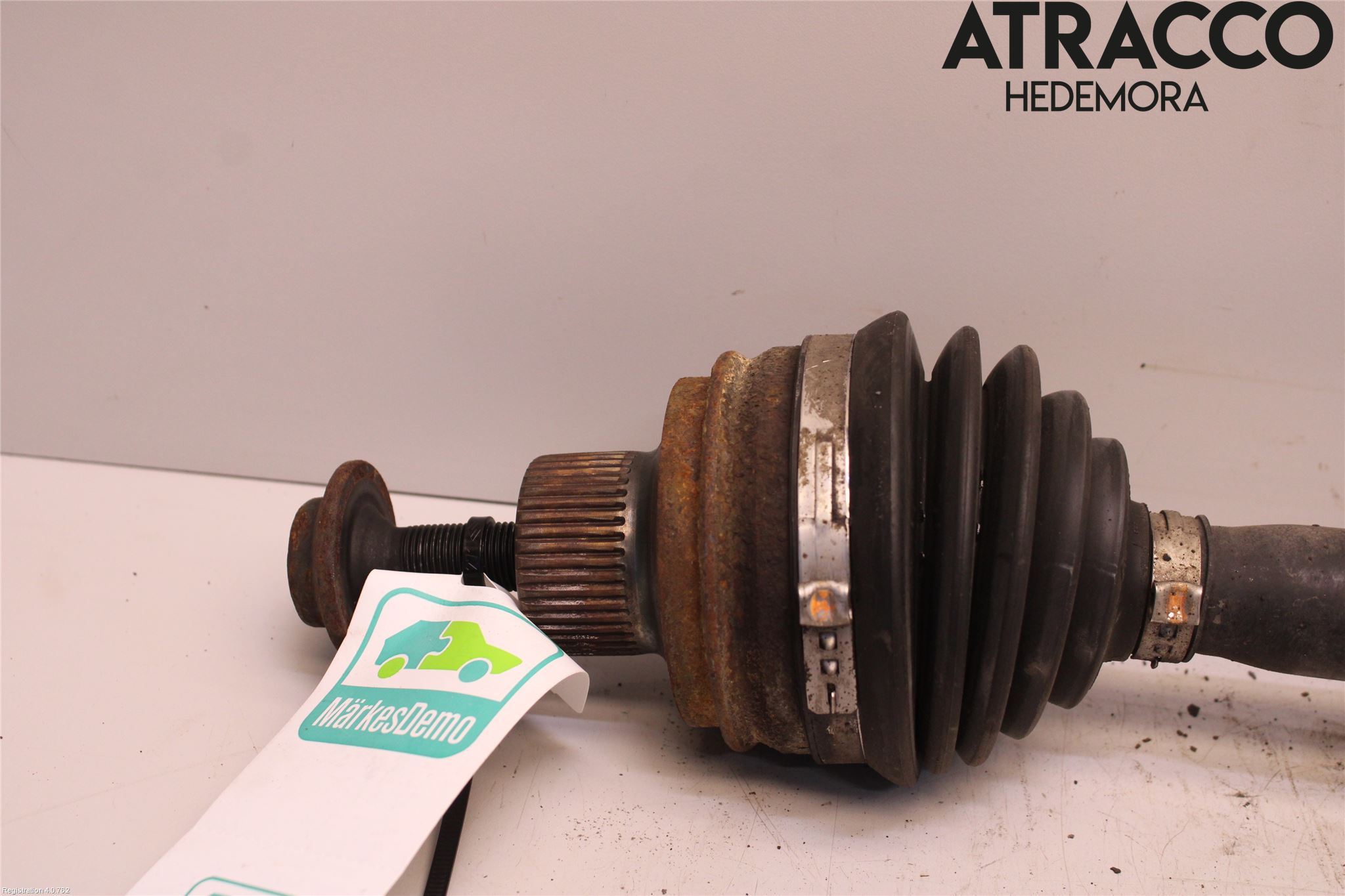 Audi A4 ALLROAD 09-16 Drivaksel Foran Kompl Venstre