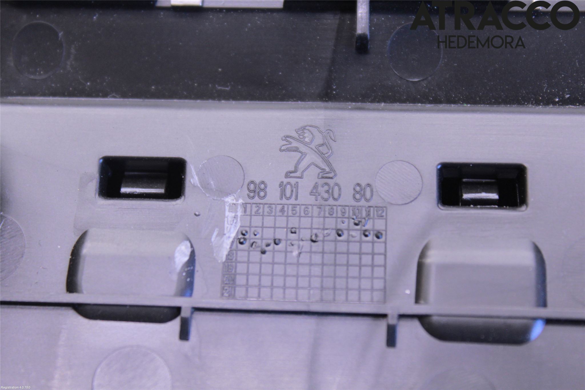 Peugeot 5008 17-24 Dashbord Kanal - Dyse