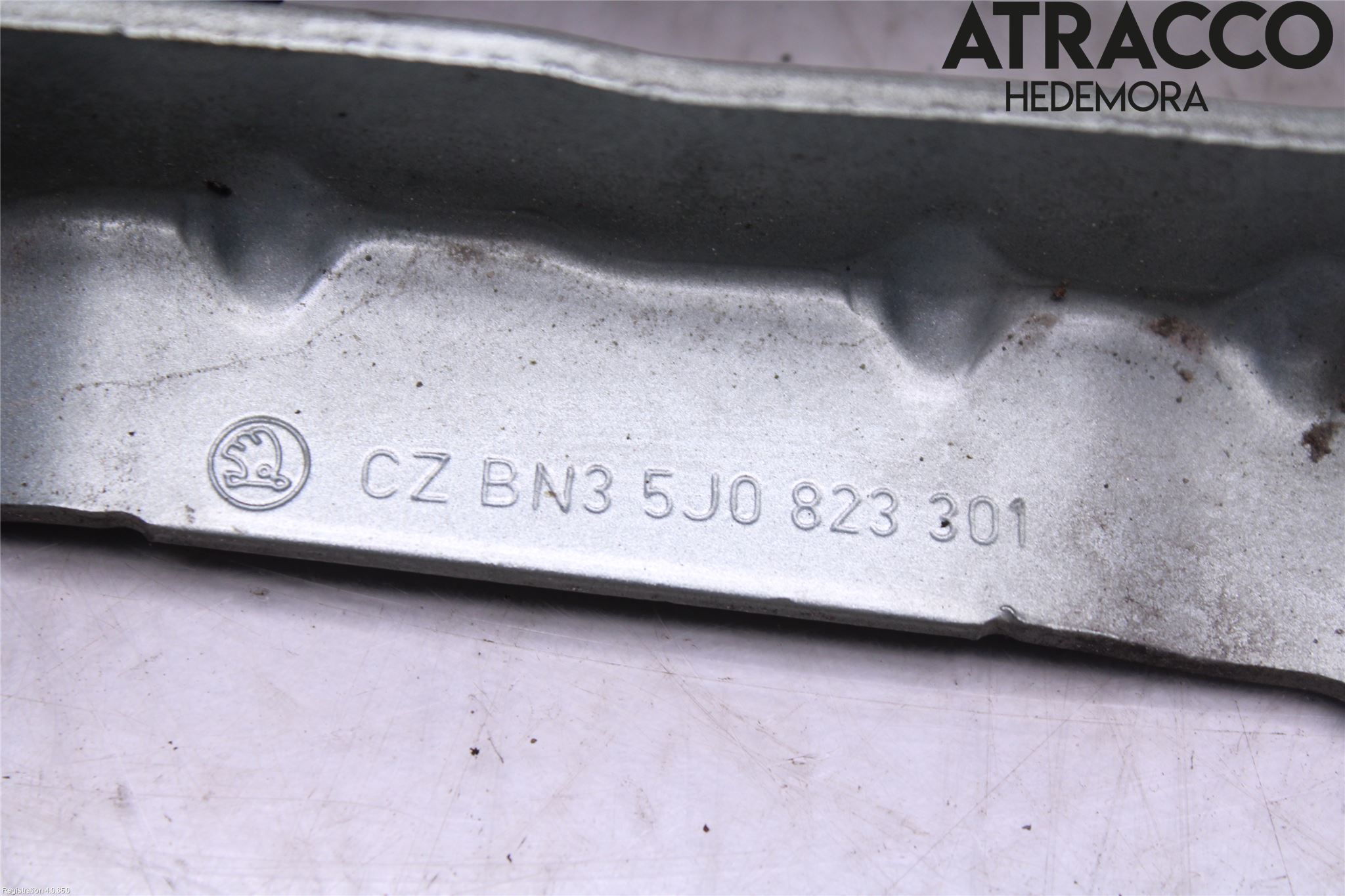 Skoda FABIA 07-14 Panser Hengsel - Hengsler