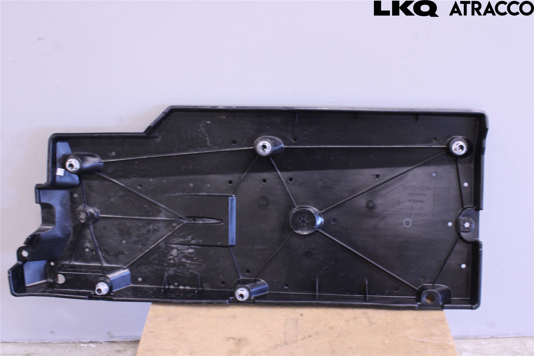Toyota YARIS CROSS XP21 21- Bunnplate U Motor-Gear-Dørk