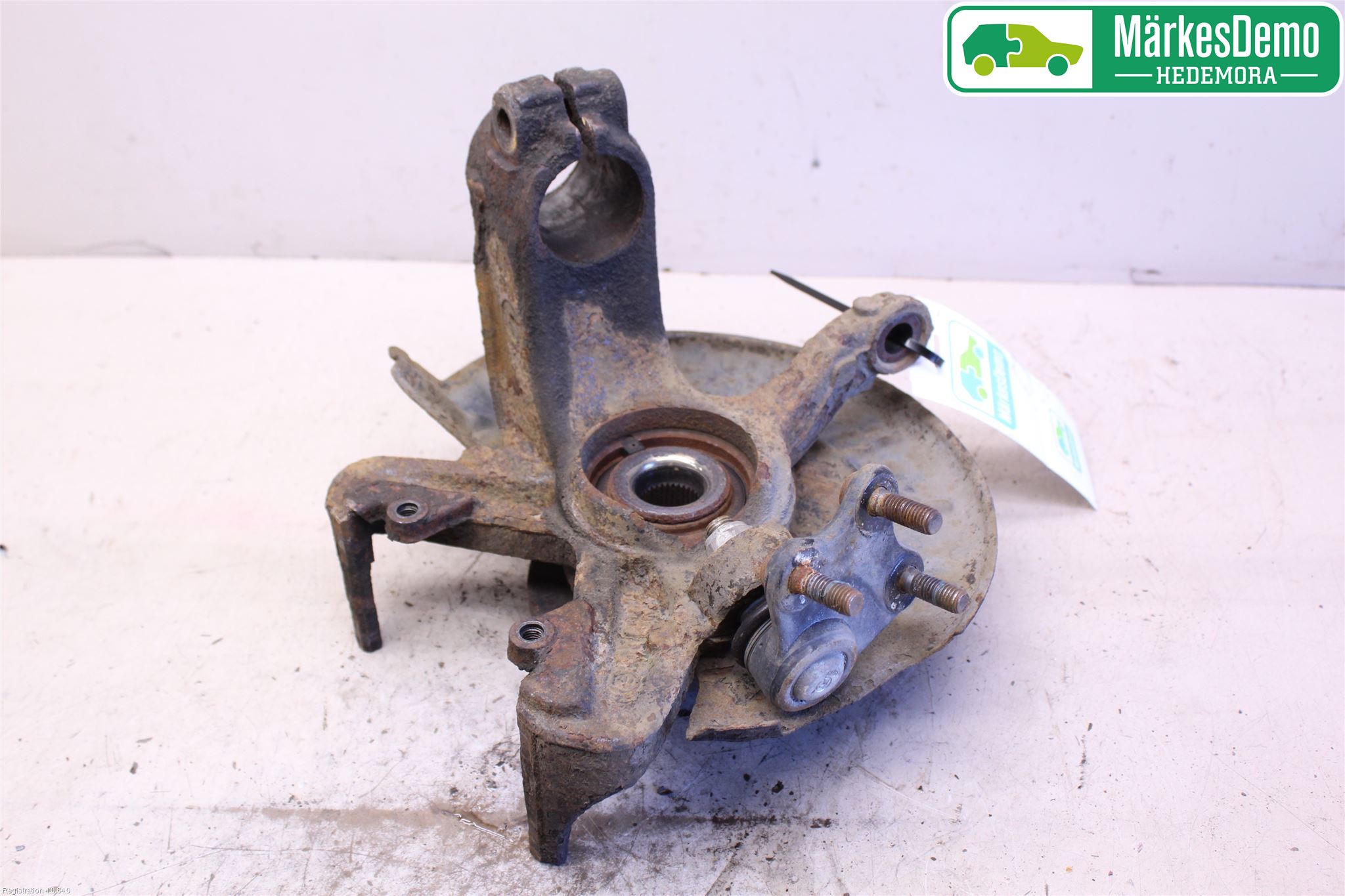Volkswagen VW POLO 10-17 Spindel Hf