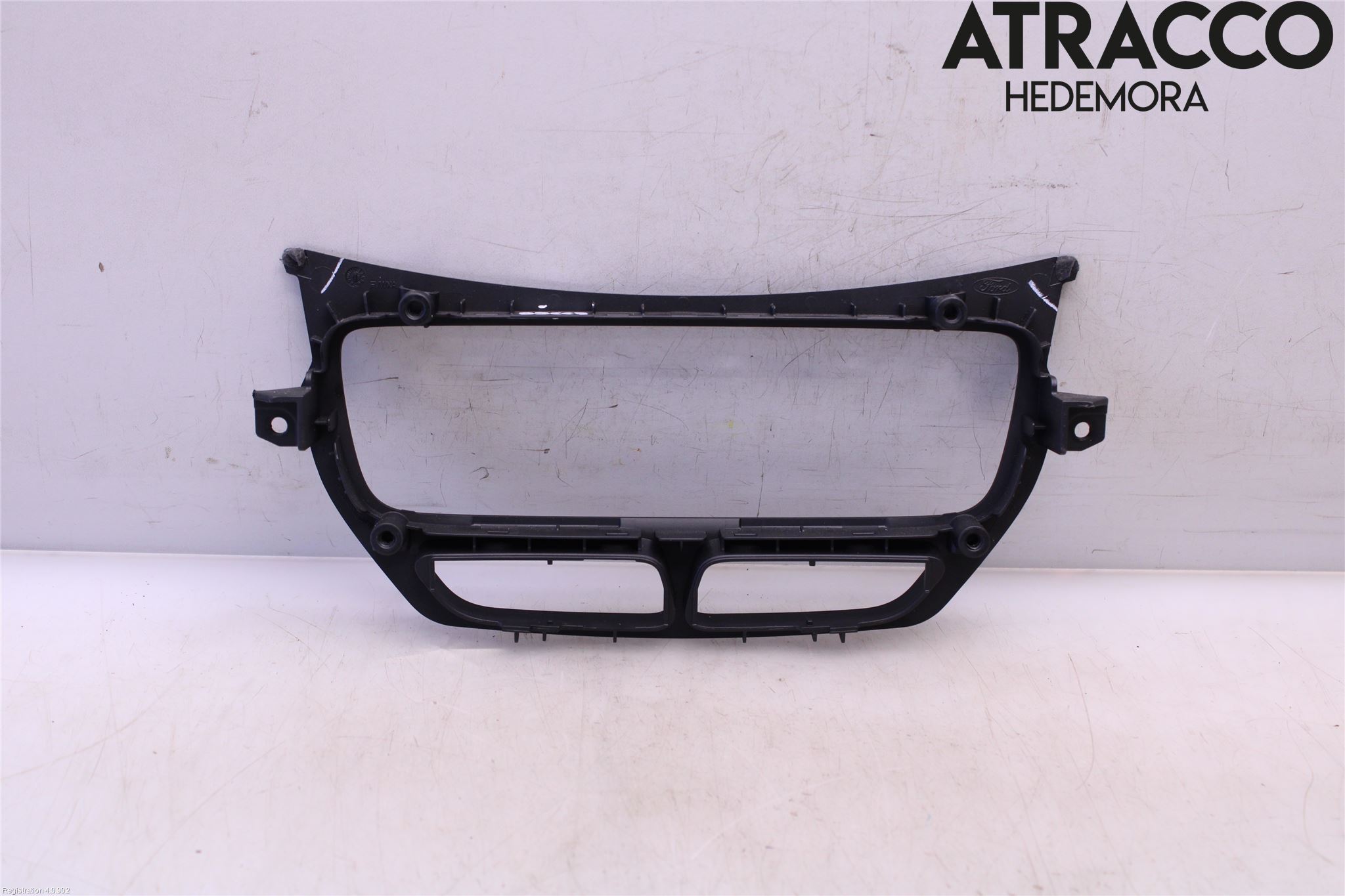 Ford KUGA 17-19 Innr Radio Ramme