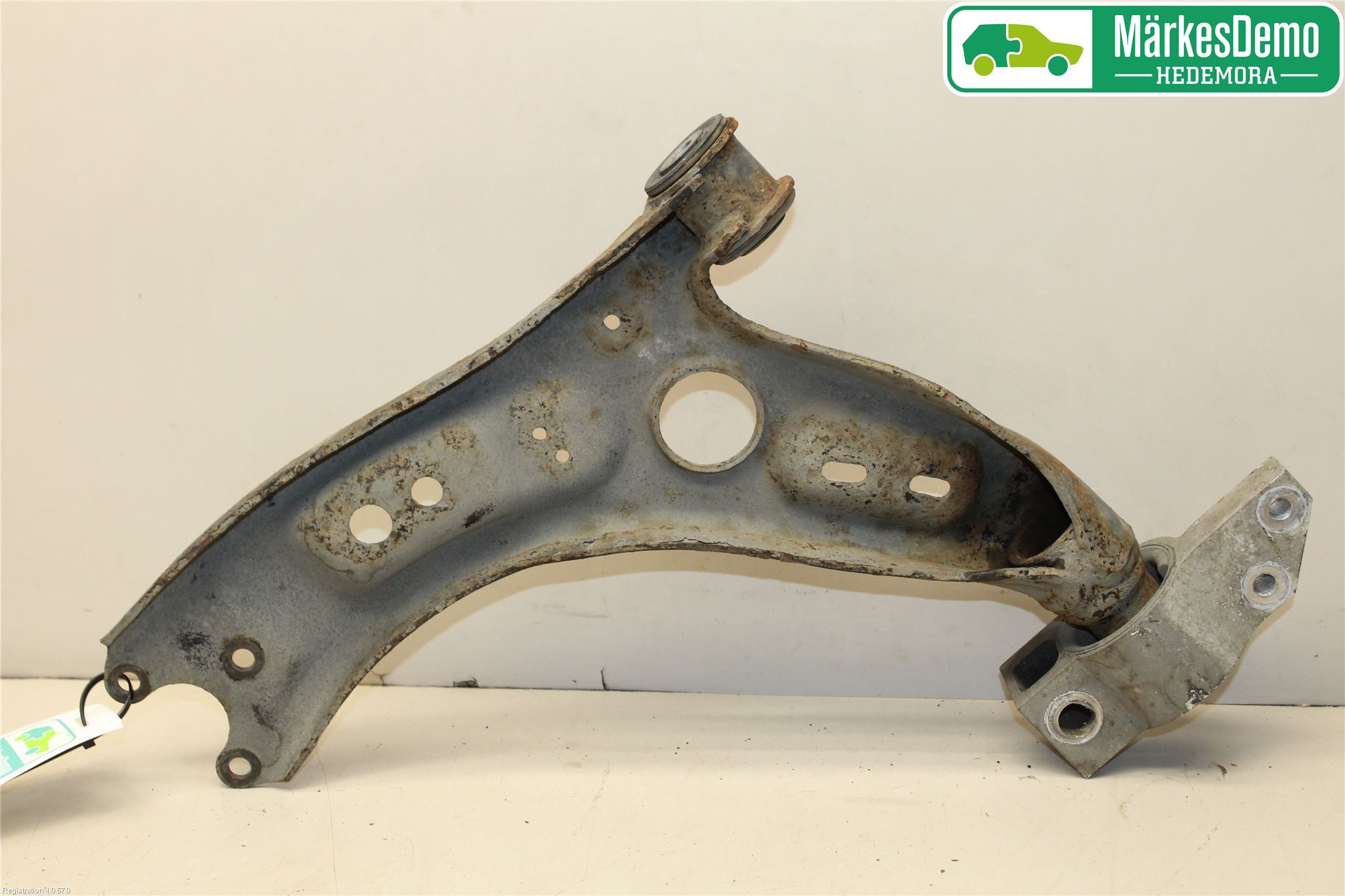Volkswagen VW GOLF VI 09-13 Bærearm Foran Høyre Nedre