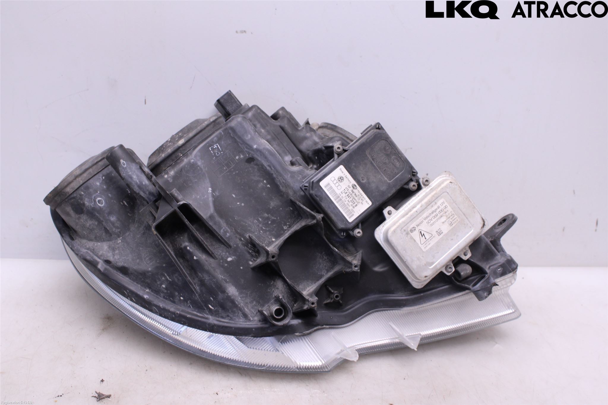 Skoda SUPERB 09-15 Frontlykt Venstre
