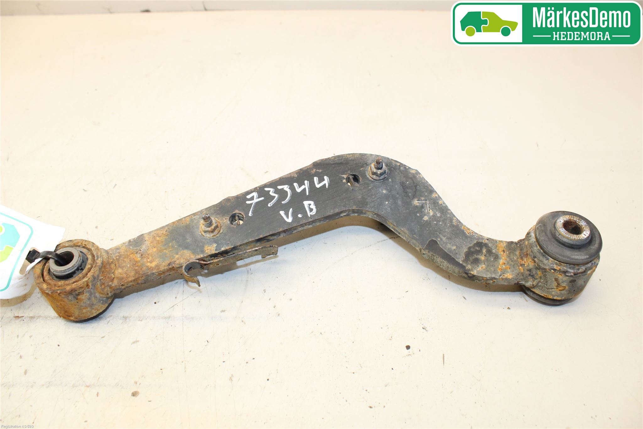 Toyota RAV 4 06-12 Bærearm Bak Venstre