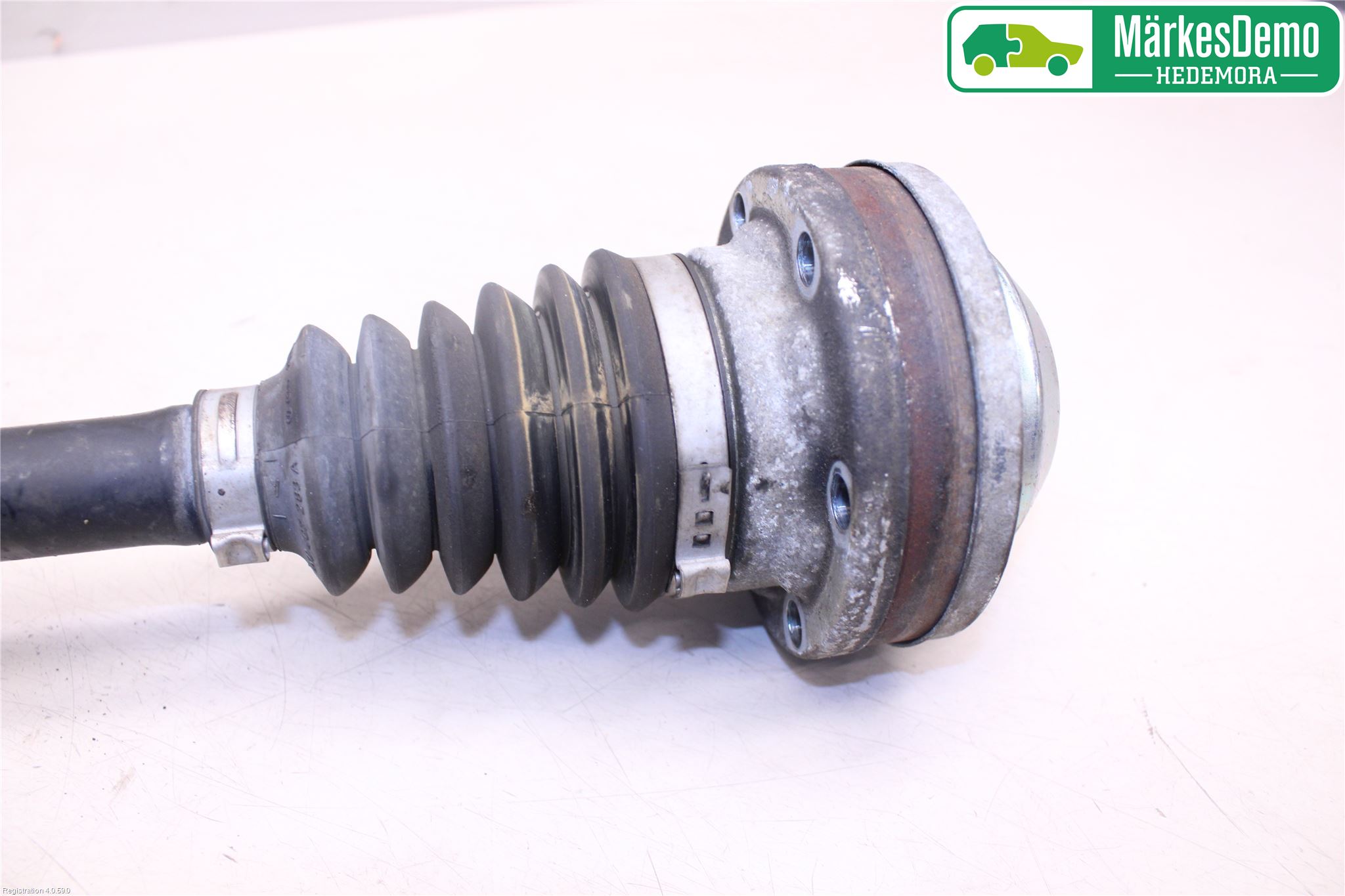 Volkswagen VW PASSAT 05-11 Drivaksel Foran Kompl Venstre