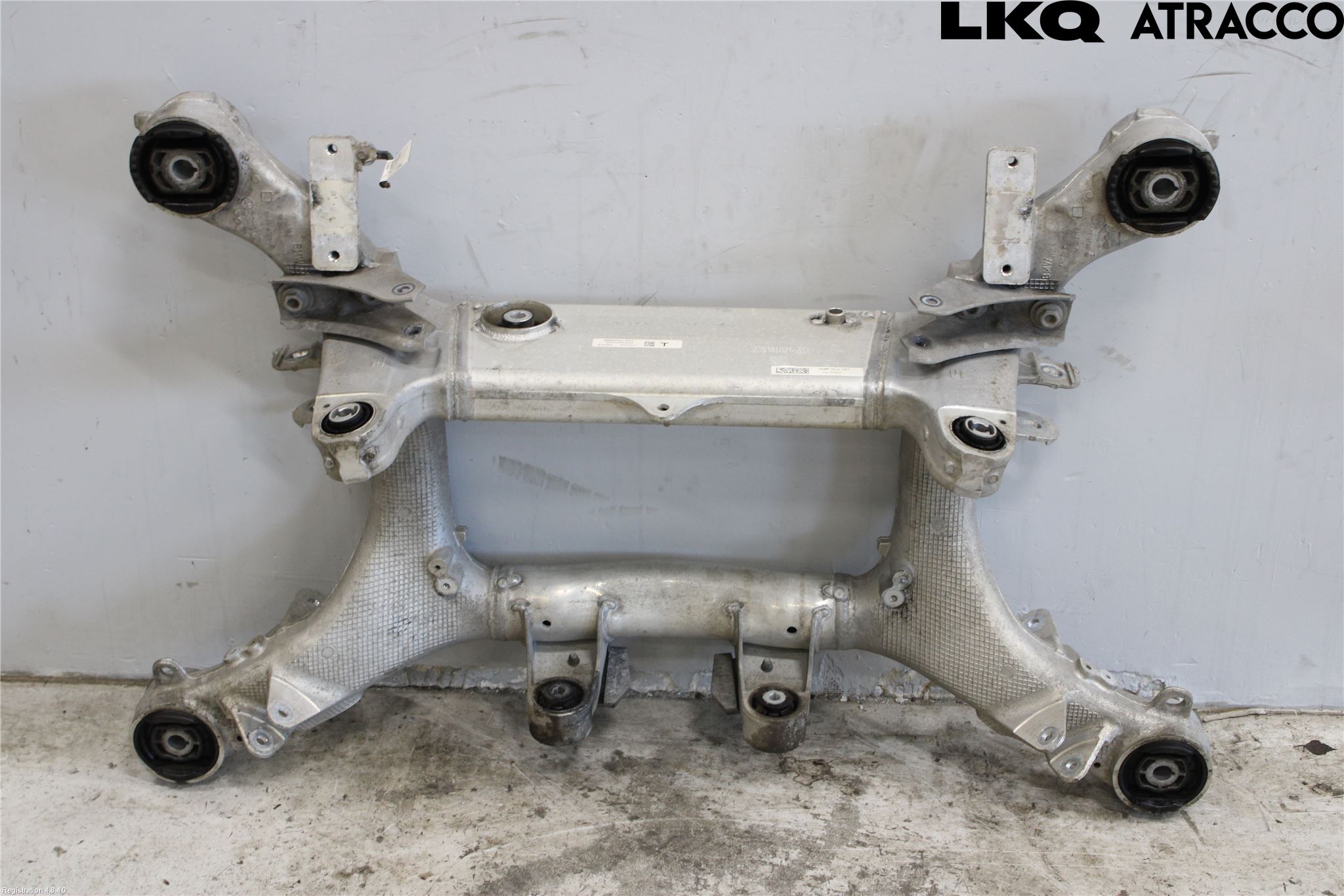 BMW 5 G30/G31/F90 17-23 Bakaksel Feste Travers-Ramme