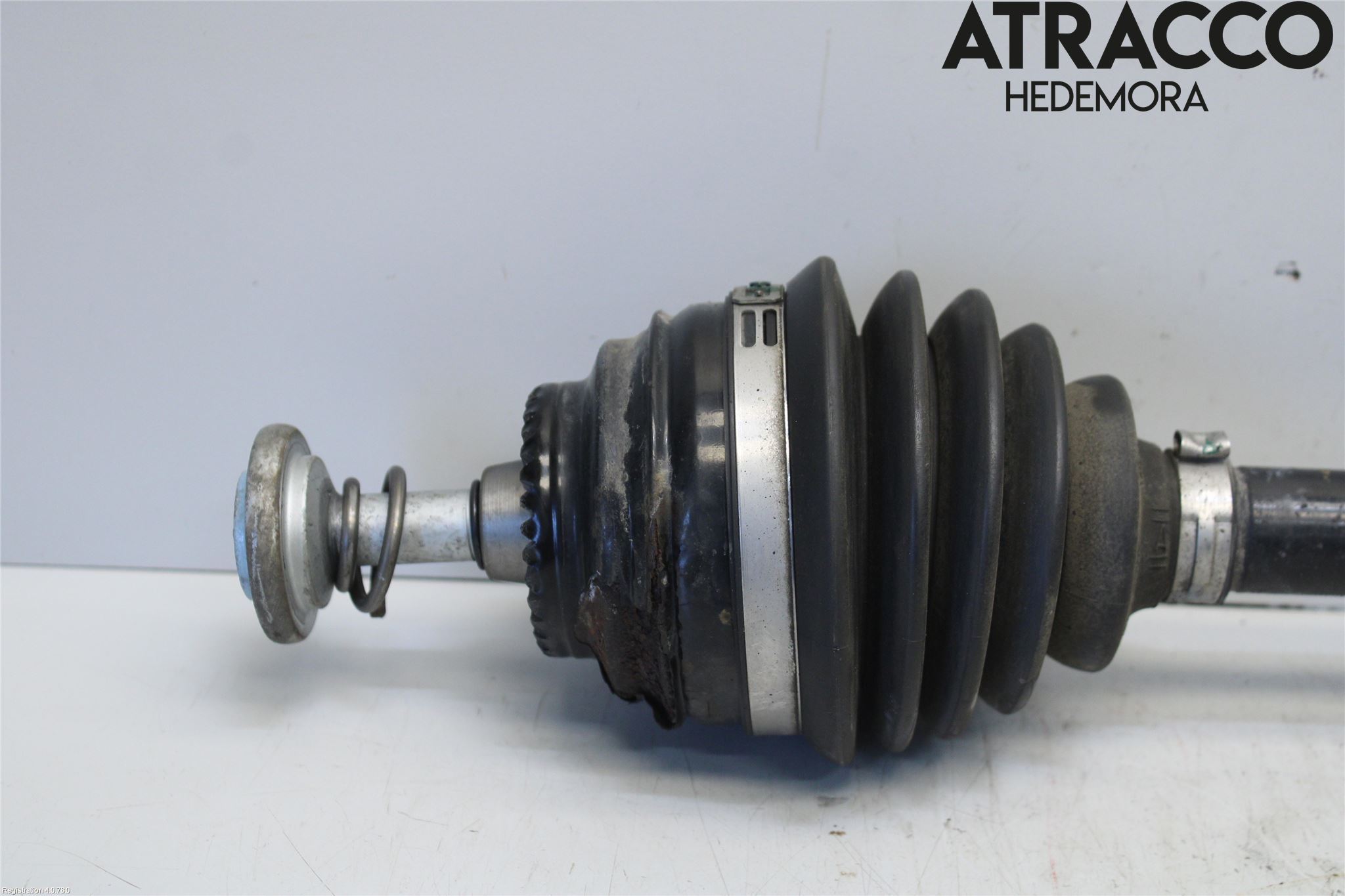 BMW 3 F30/F31/F80 12-19 Drivaksel Foran Kompl Høyre