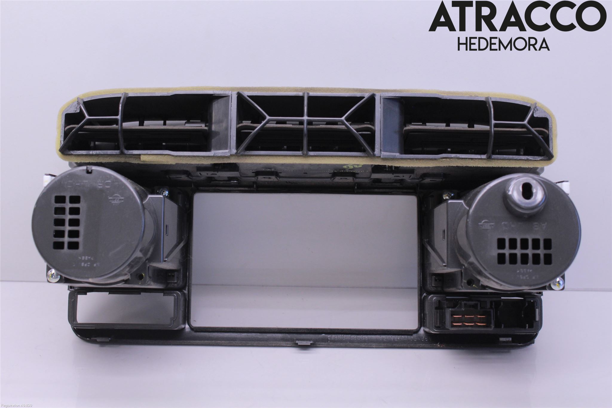 Nissan X-TRAIL     01-07 Dashbord Kanal - Dyse